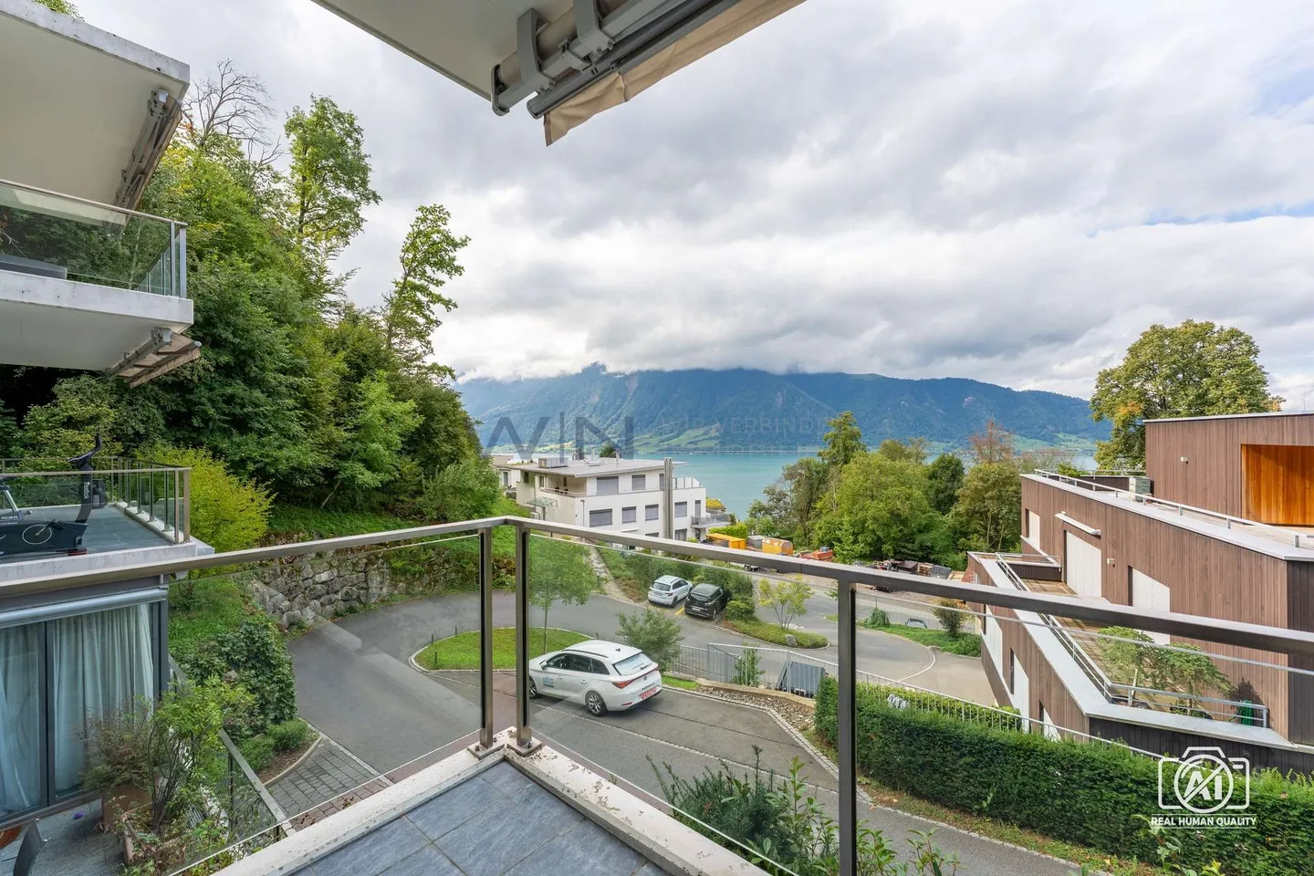 Elegant Apartment with Lake View - Photo 2 of 13