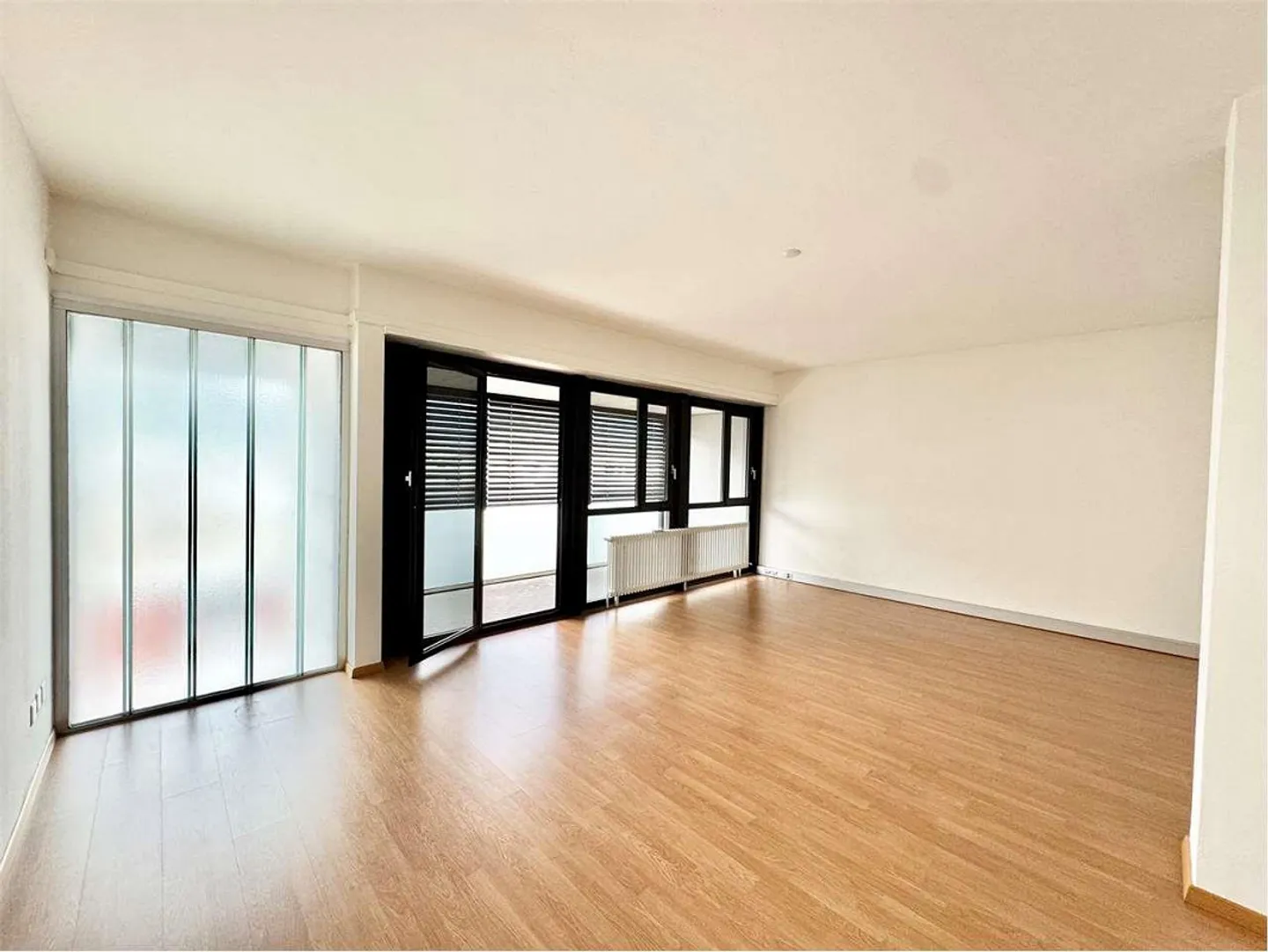 Geräumiges zentrales Penthouse-Büro in Lugano in einer stark frequentierten Gegend - Foto 2 von 6