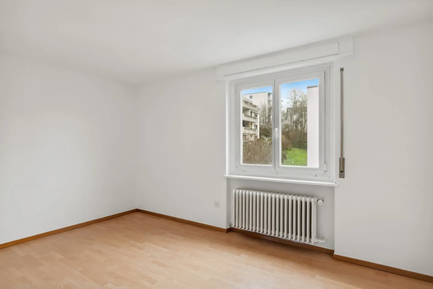 Offerta speciale: i primi 3 affitti netti sono gratuiti! Appartamento di 3,5 locali a Moutier - Il tuo sogno di vivere in pace e nel verde - Foto 3 di 8