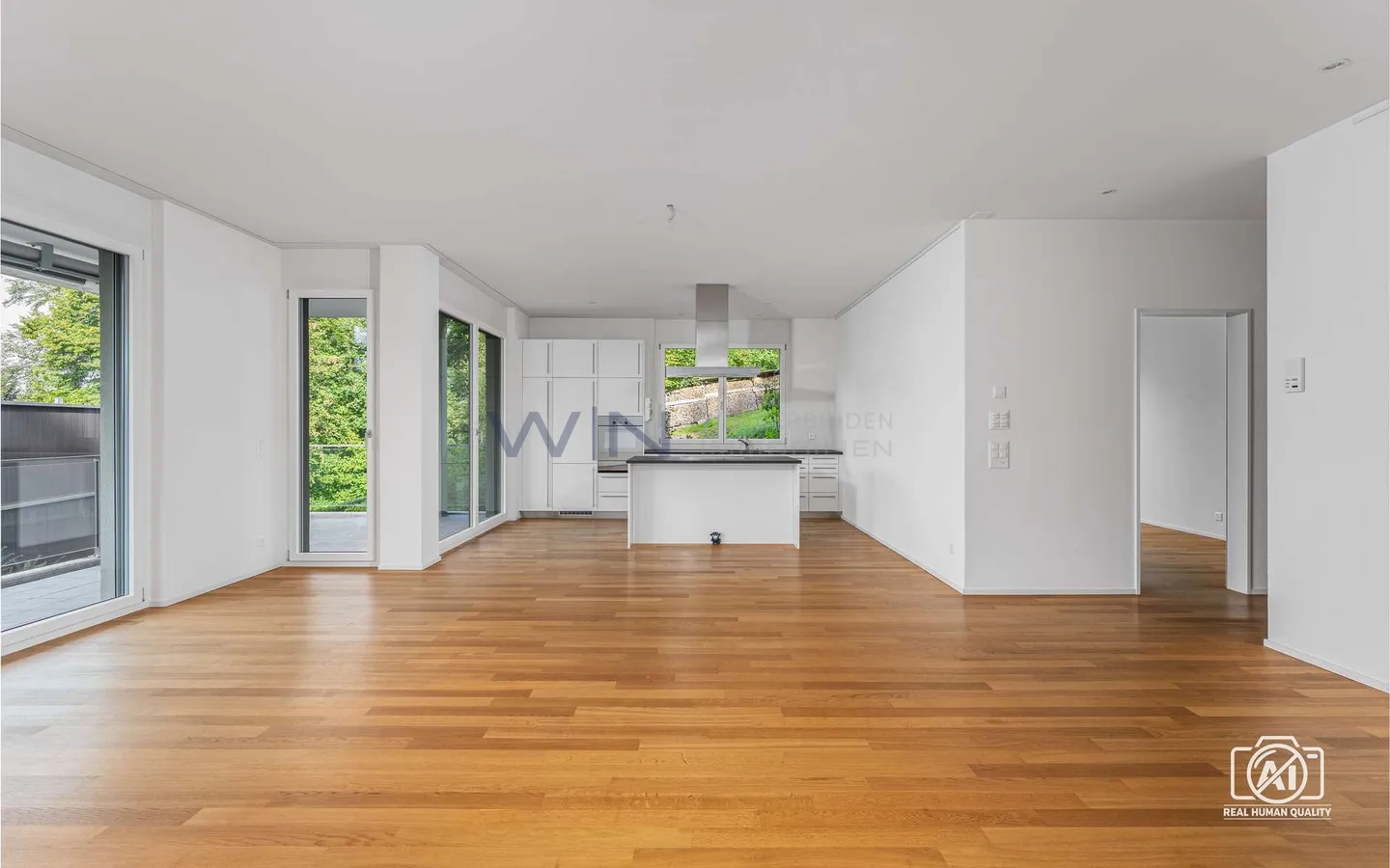 Elegant Apartment with Lake View - Photo 6 of 13