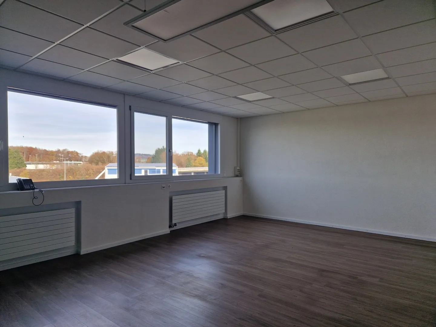 Surface de bureau lumineuse d'env. 220 m2 au 2ème étage aménagée - Photo 5 sur 20