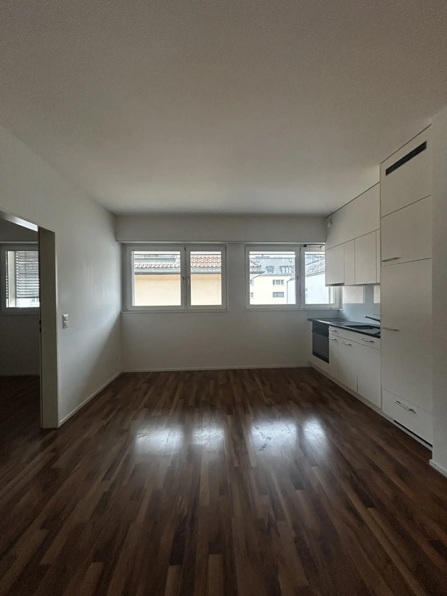 City living at its best, your new apartment is waiting for you - Photo 2 of 6