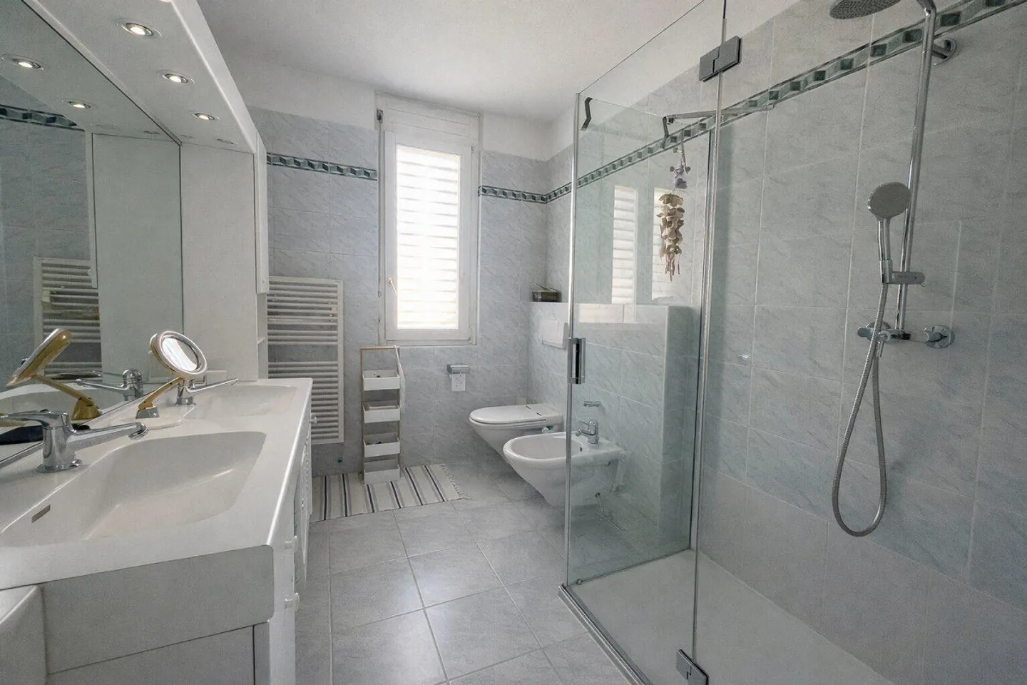 Magnifica villa a Carona con vista, giardino e terrazza - Foto 18 di 27