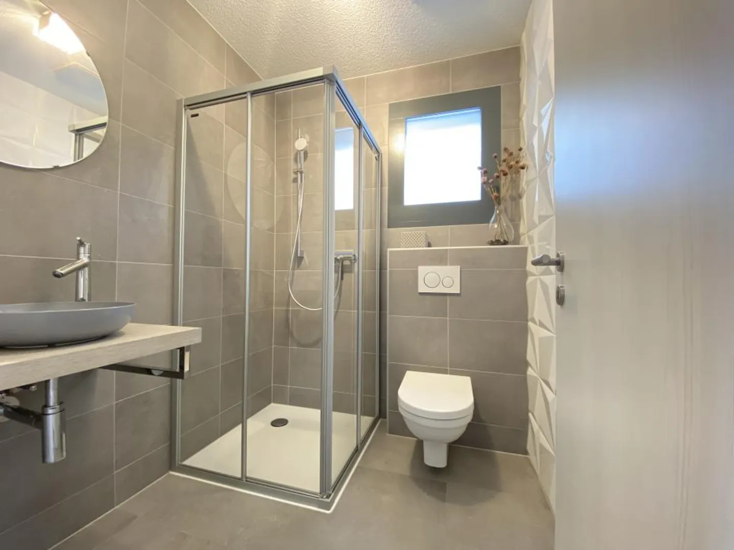 Sulle colline soleggiate di St-Séverin, la tua futura casa ti aspetta. Diventa proprietario a partire da CHF 583.- al mese*. - Foto 2 di 13