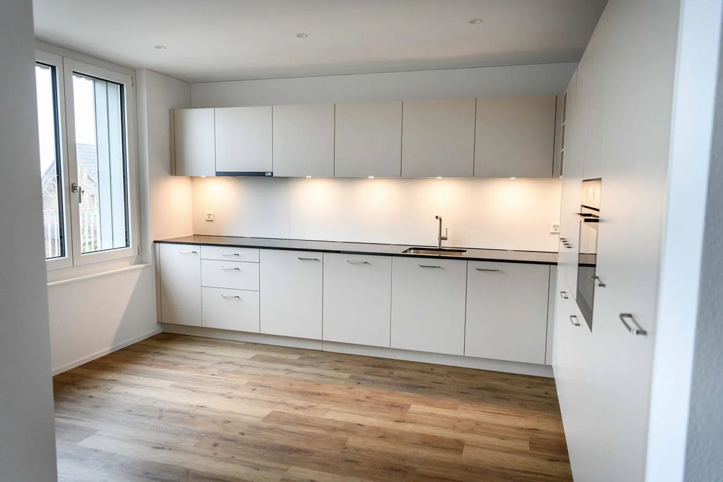 Modernes Mehrfamilienhaus mit Aussicht - Foto 3 von 30