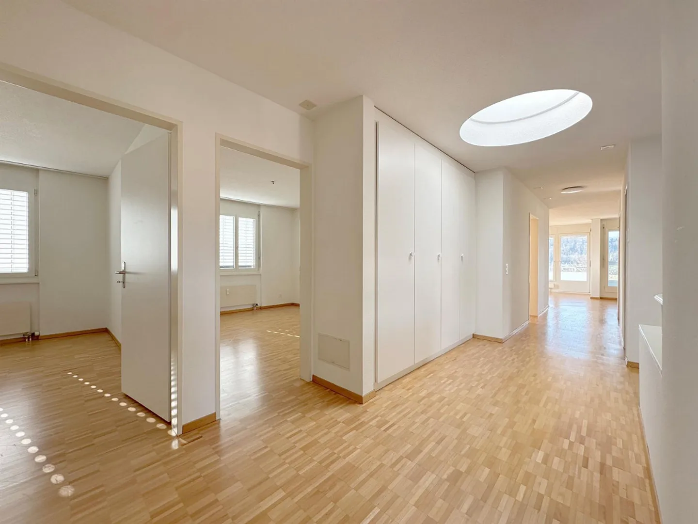 Helles Apartment mit Terrasse - Foto 3 von 13