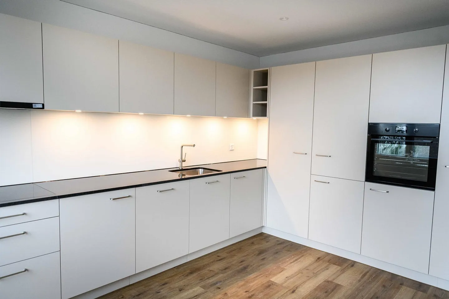 Modernes Mehrfamilienhaus mit Aussicht - Foto 4 von 30