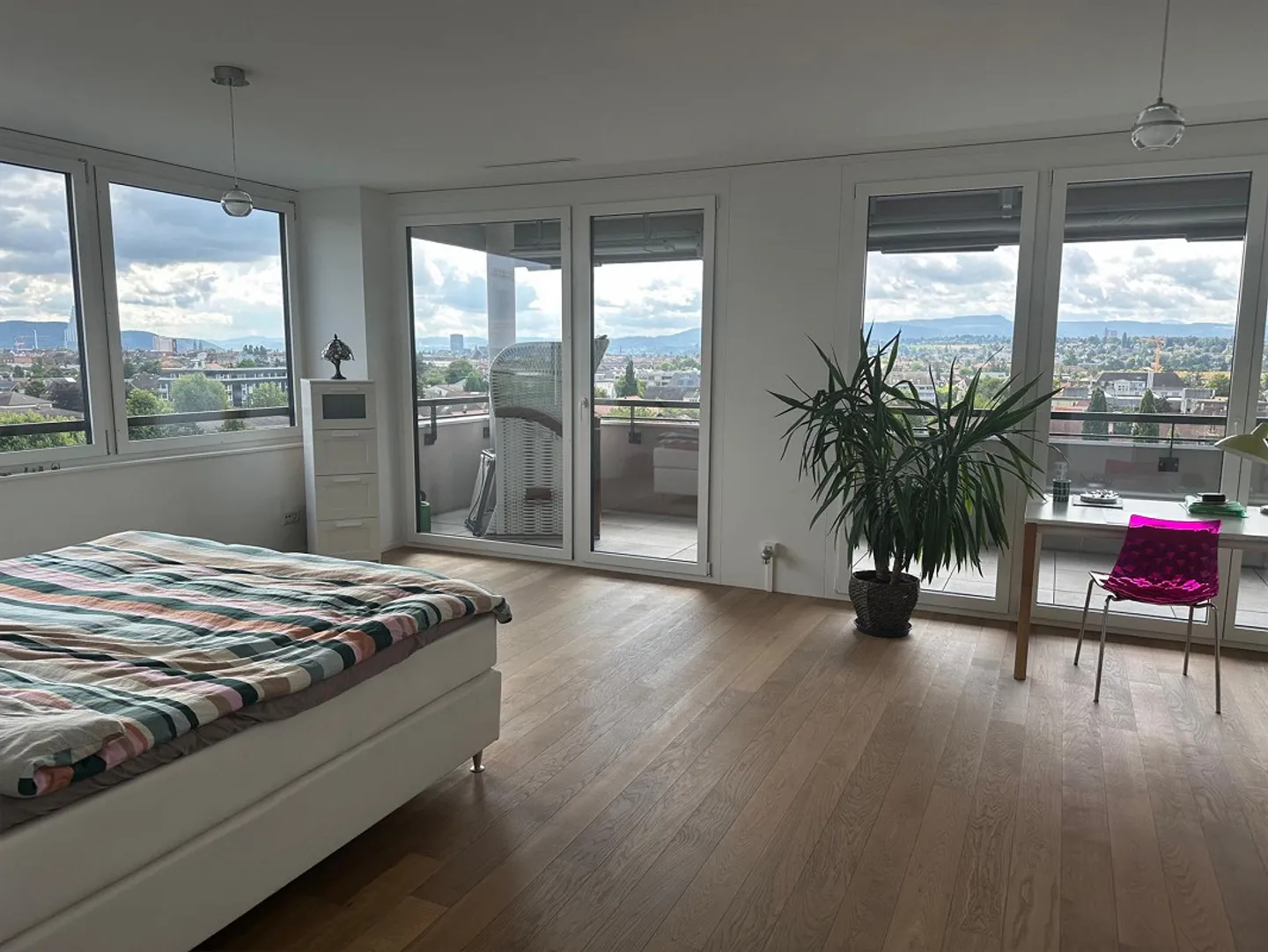 Neuwertige 3.5-Zimmer-Attikawohnung (157 m2) mit traumhafter Aussicht - Foto 6 von 10