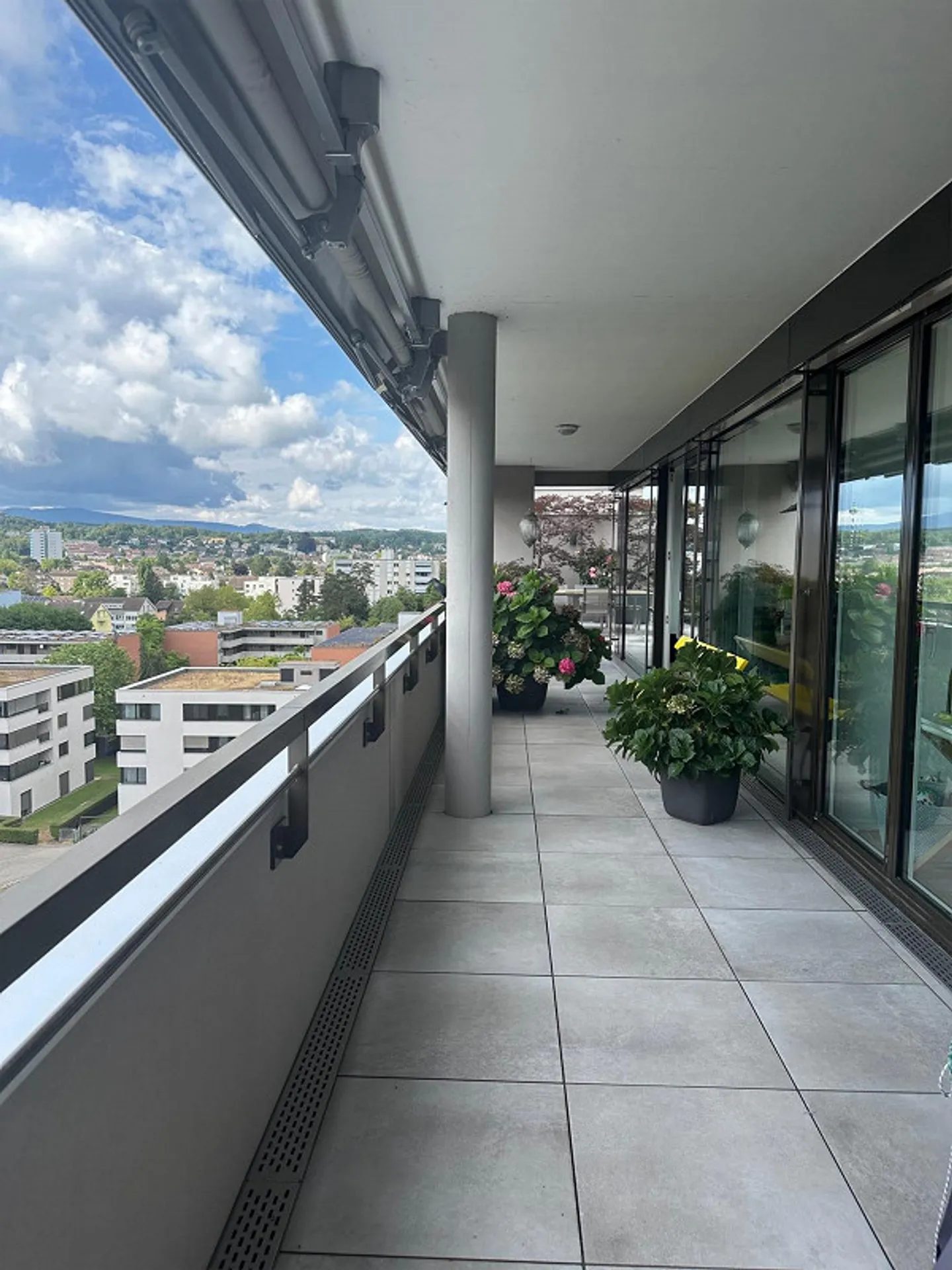 Neuwertige 3.5-Zimmer-Attikawohnung (157 m2) mit traumhafter Aussicht - Foto 5 von 10