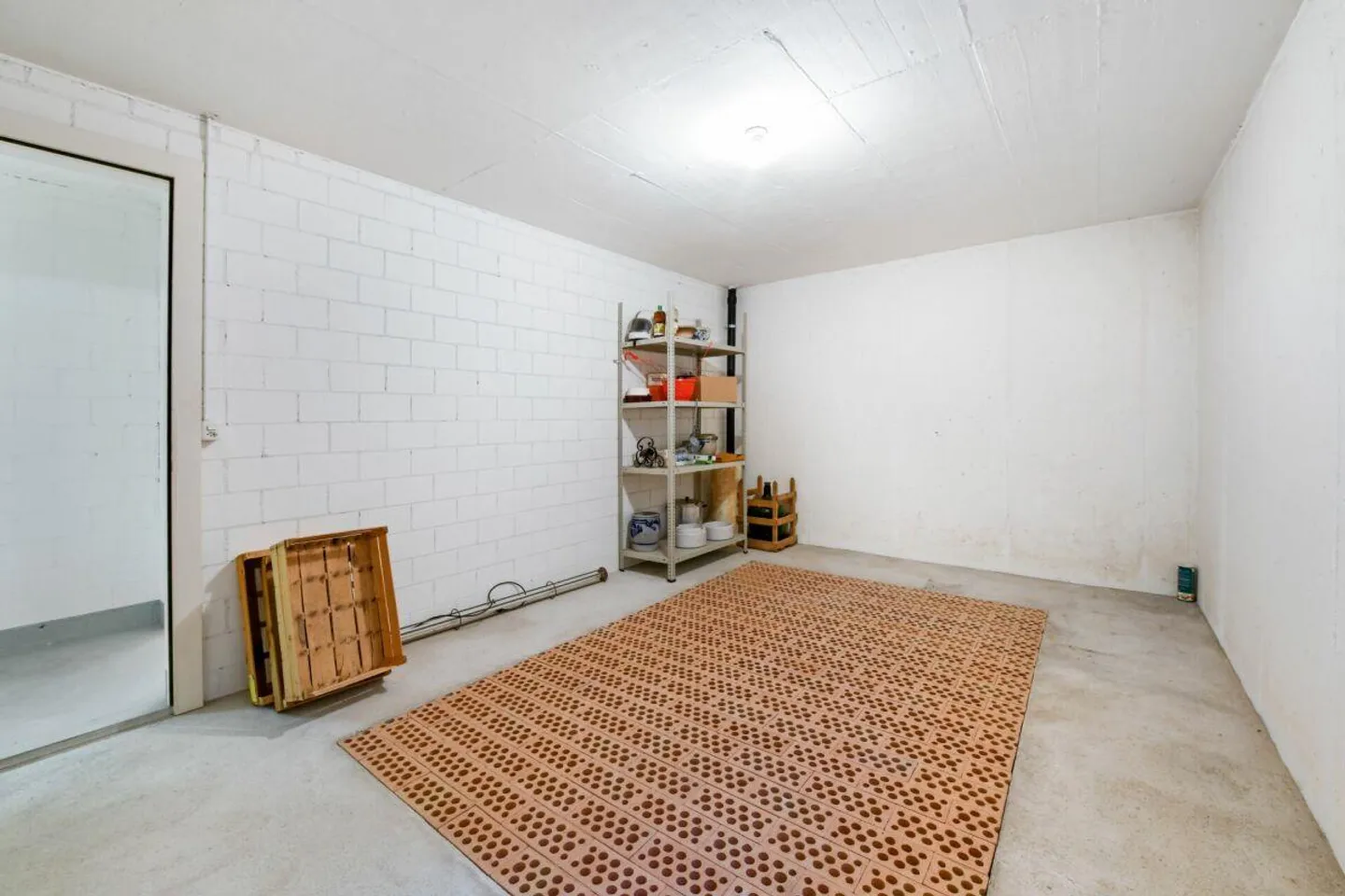 Peace, Nature and Plenty of Space - 6.5-Room Single-Family House on the Edge of the Agricultural Zone - Photo 24 of 30