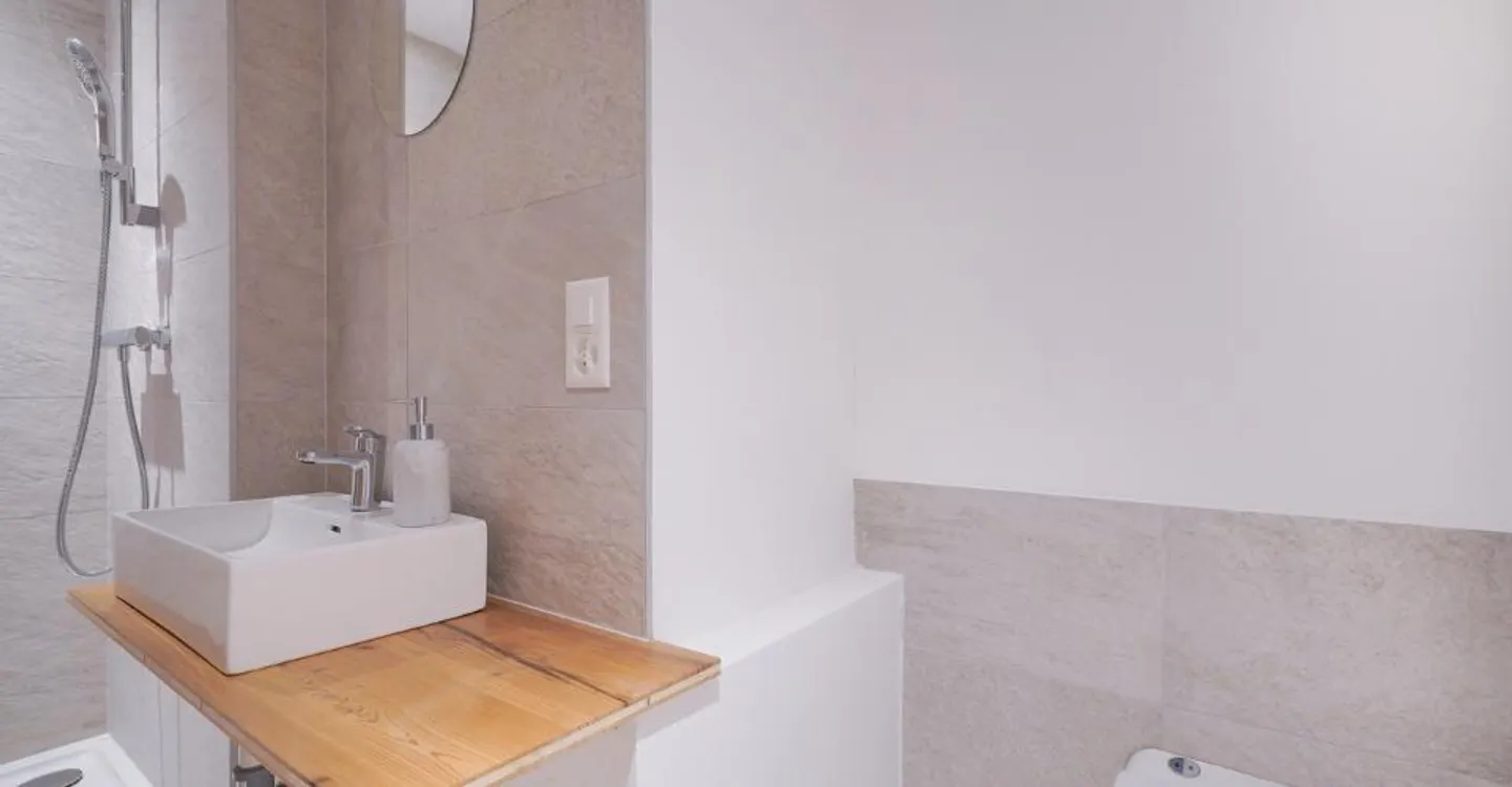 Room with private shower room - Cry d'Er area - Photo 1 of 3