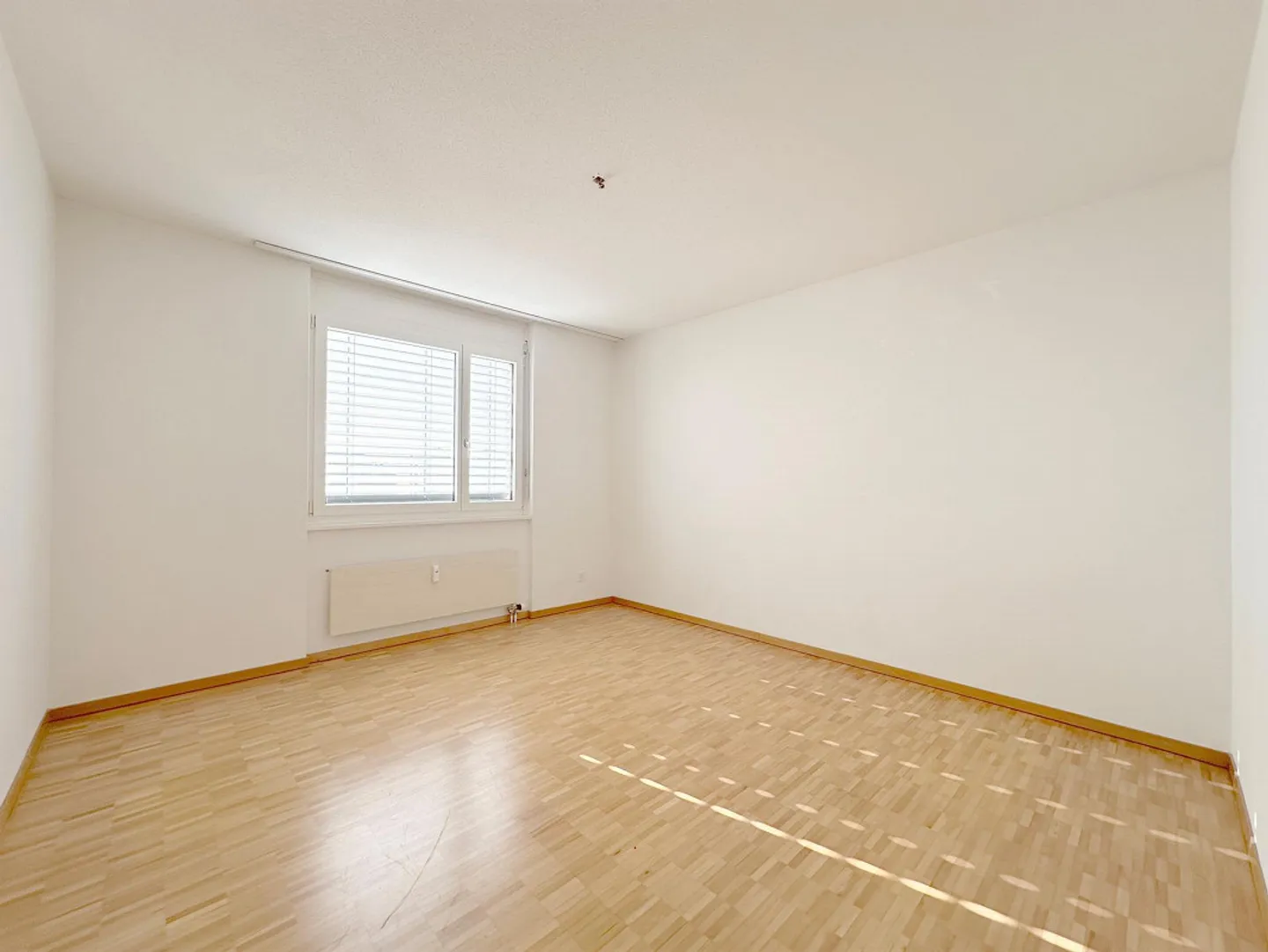 Helles Apartment mit Terrasse - Foto 8 von 13