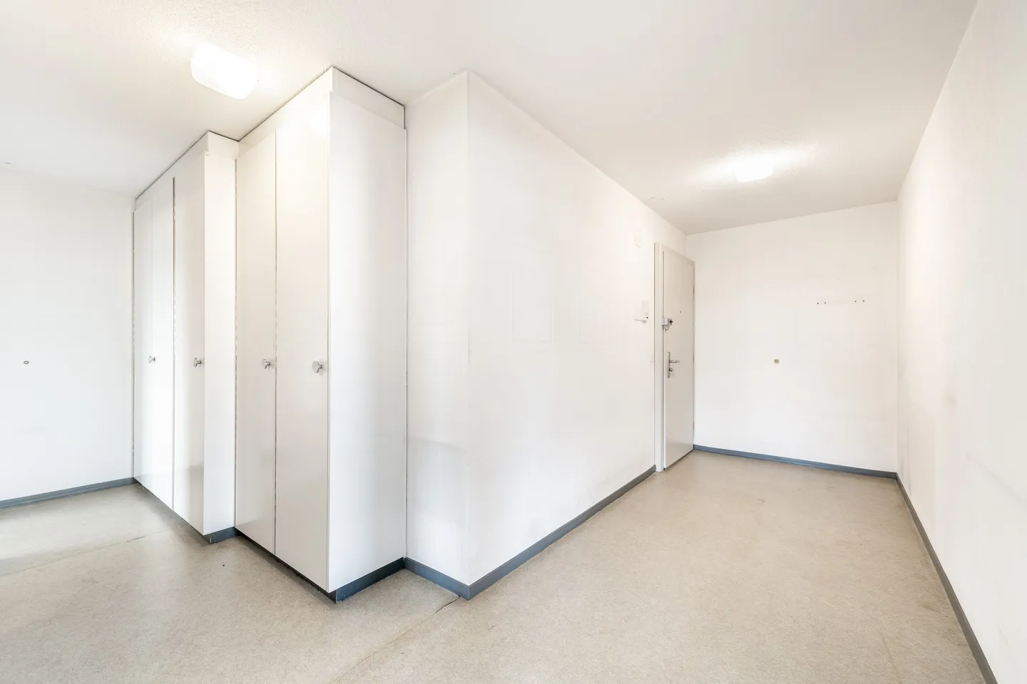 Very central 3-room apartment with a view of greenery - Photo 2 of 12