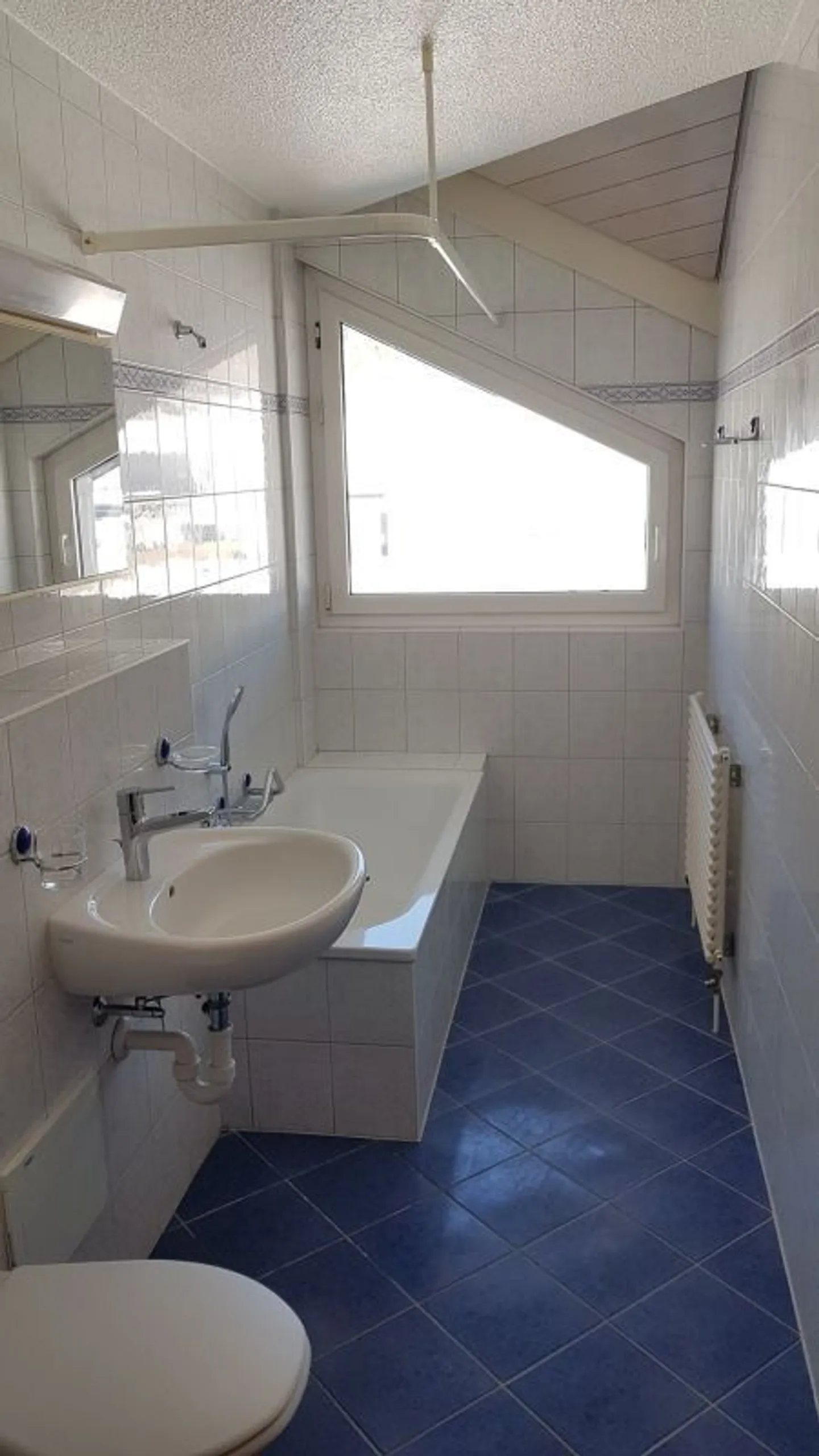 Appartamento con 3 camere parzialmente mansardato - Foto 3 di 10
