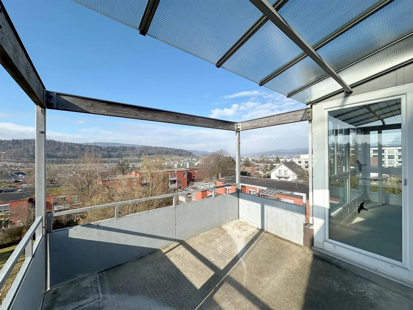 Helles Apartment mit Terrasse - Foto 12 von 13