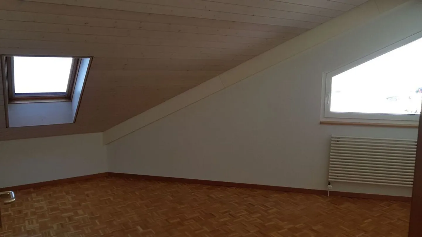 Appartamento con 3 camere parzialmente mansardato - Foto 7 di 10