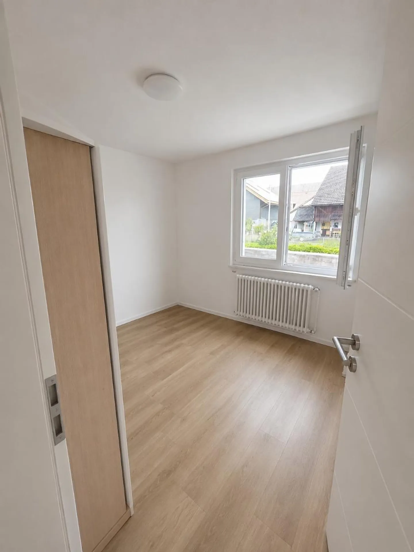 Family house with 6.5 rooms - In the center of Dompierre - Development perspectives - Photo 9 of 12