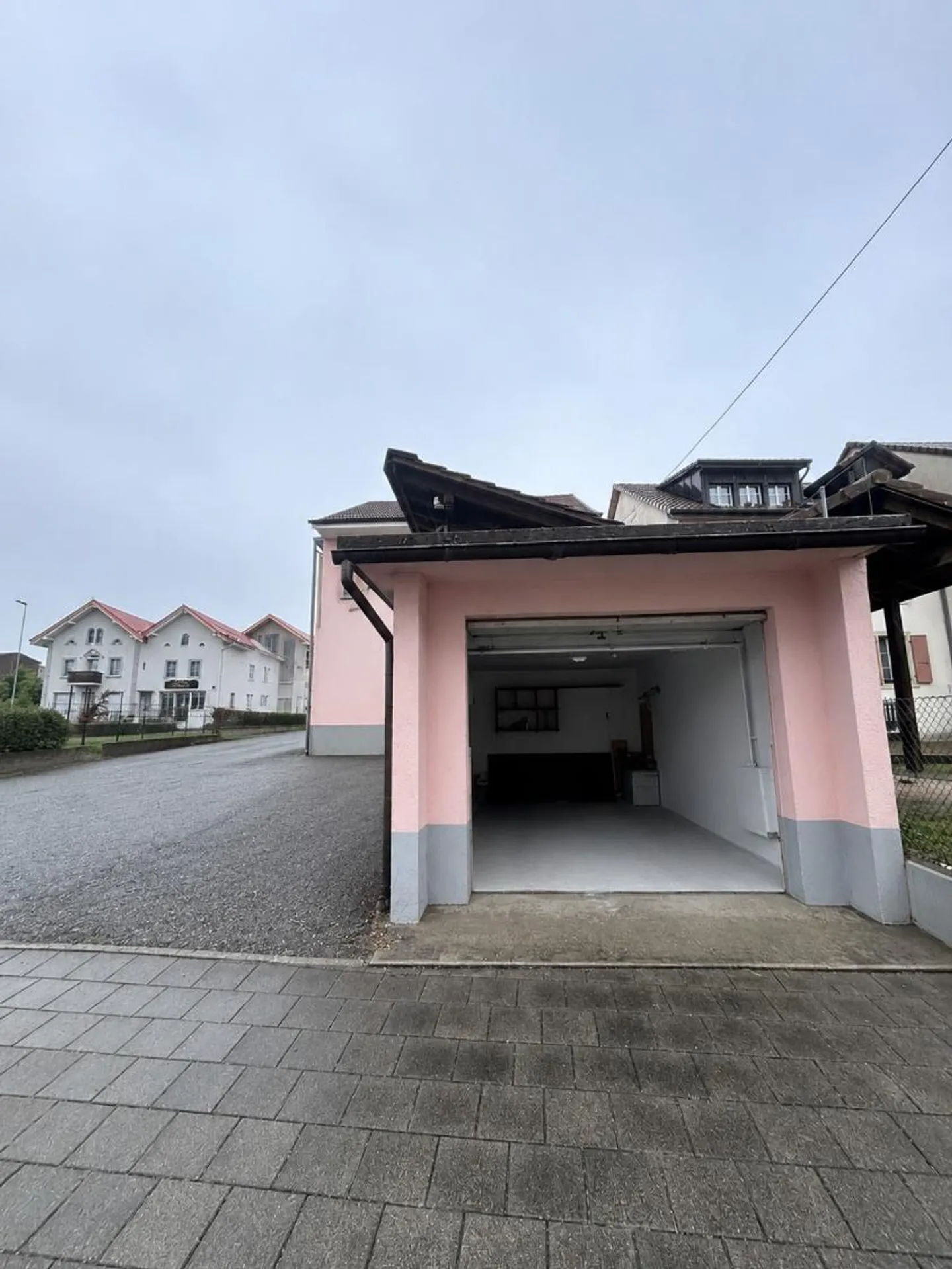 Family house with 6.5 rooms - In the center of Dompierre - Development perspectives - Photo 12 of 12