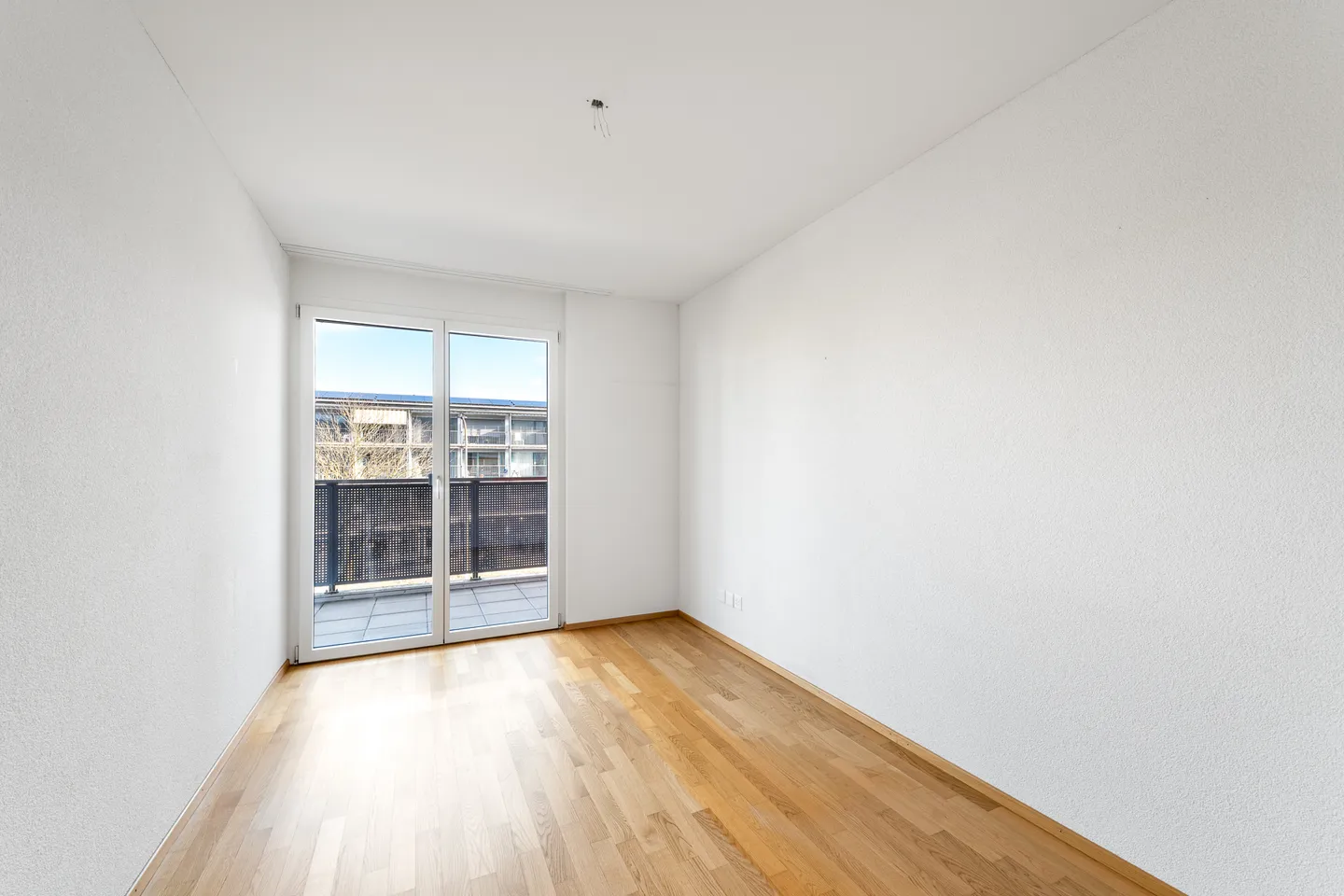 Luminoso appartamento di 3,5 stanze con due balconi e ottima distribuzione degli spazi - Foto 4 di 12