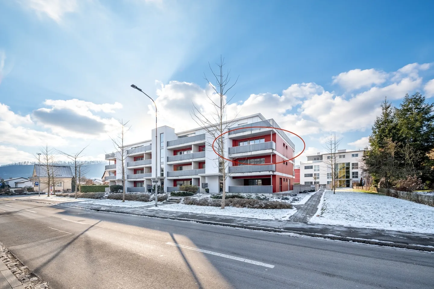 Luminoso appartamento di 3,5 stanze con due balconi e ottima distribuzione degli spazi - Foto 1 di 12