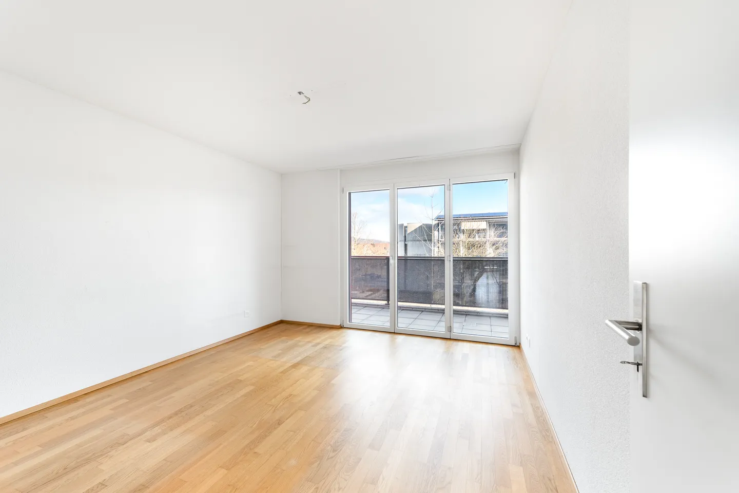 Luminoso appartamento di 3,5 stanze con due balconi e ottima distribuzione degli spazi - Foto 5 di 12