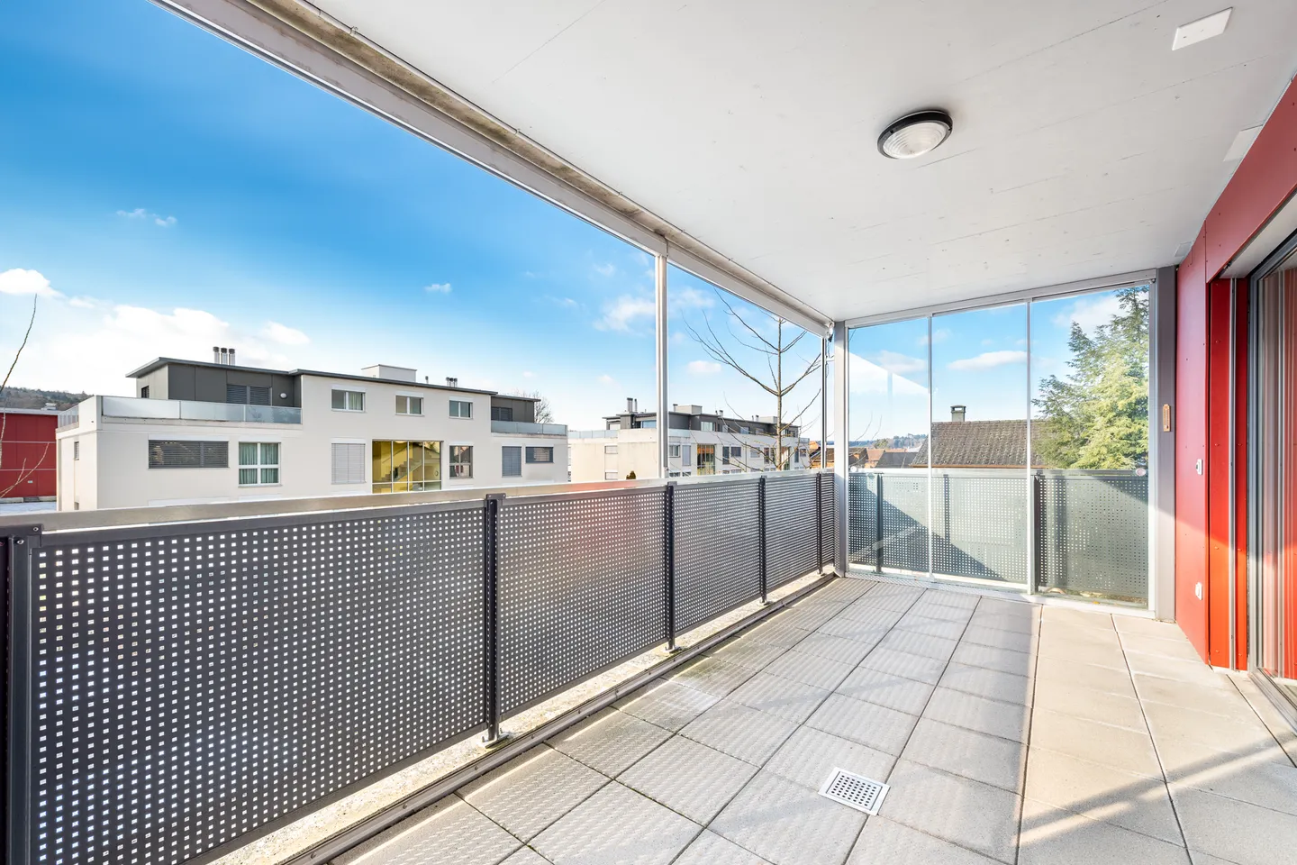 Luminoso appartamento di 3,5 stanze con due balconi e ottima distribuzione degli spazi - Foto 9 di 12