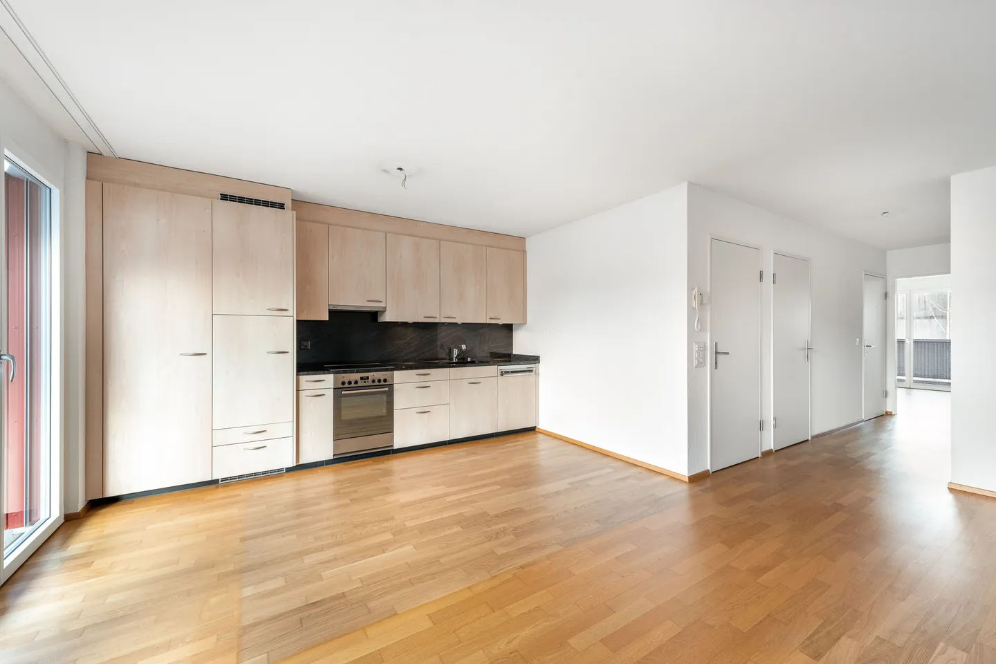 Luminoso appartamento di 3,5 stanze con due balconi e ottima distribuzione degli spazi - Foto 8 di 12