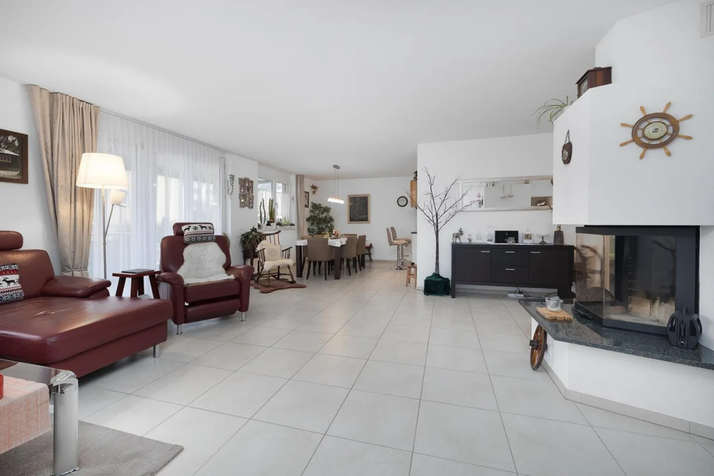 Condominium moderne dans un emplacement ensoleillé - Photo 4 sur 9