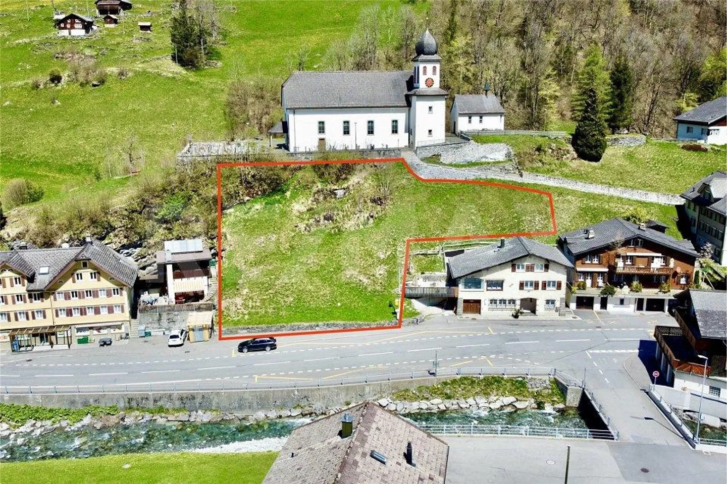 Terreno edificabile di 826 m² con grande potenziale a Unterschächen UR - Foto 1 di 13