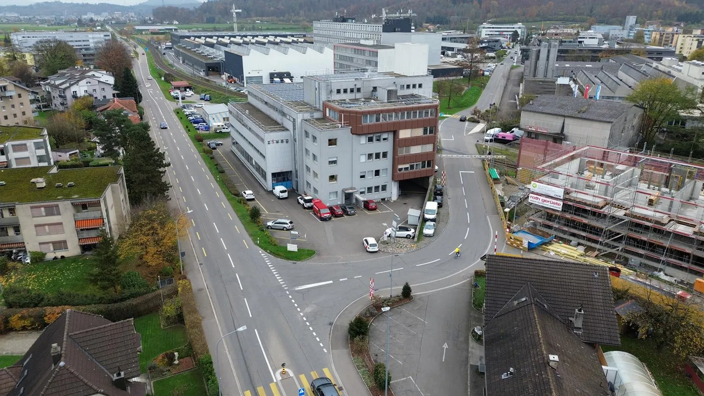 Modern office spaces for rent in Oberentfelden - Photo 1 of 2