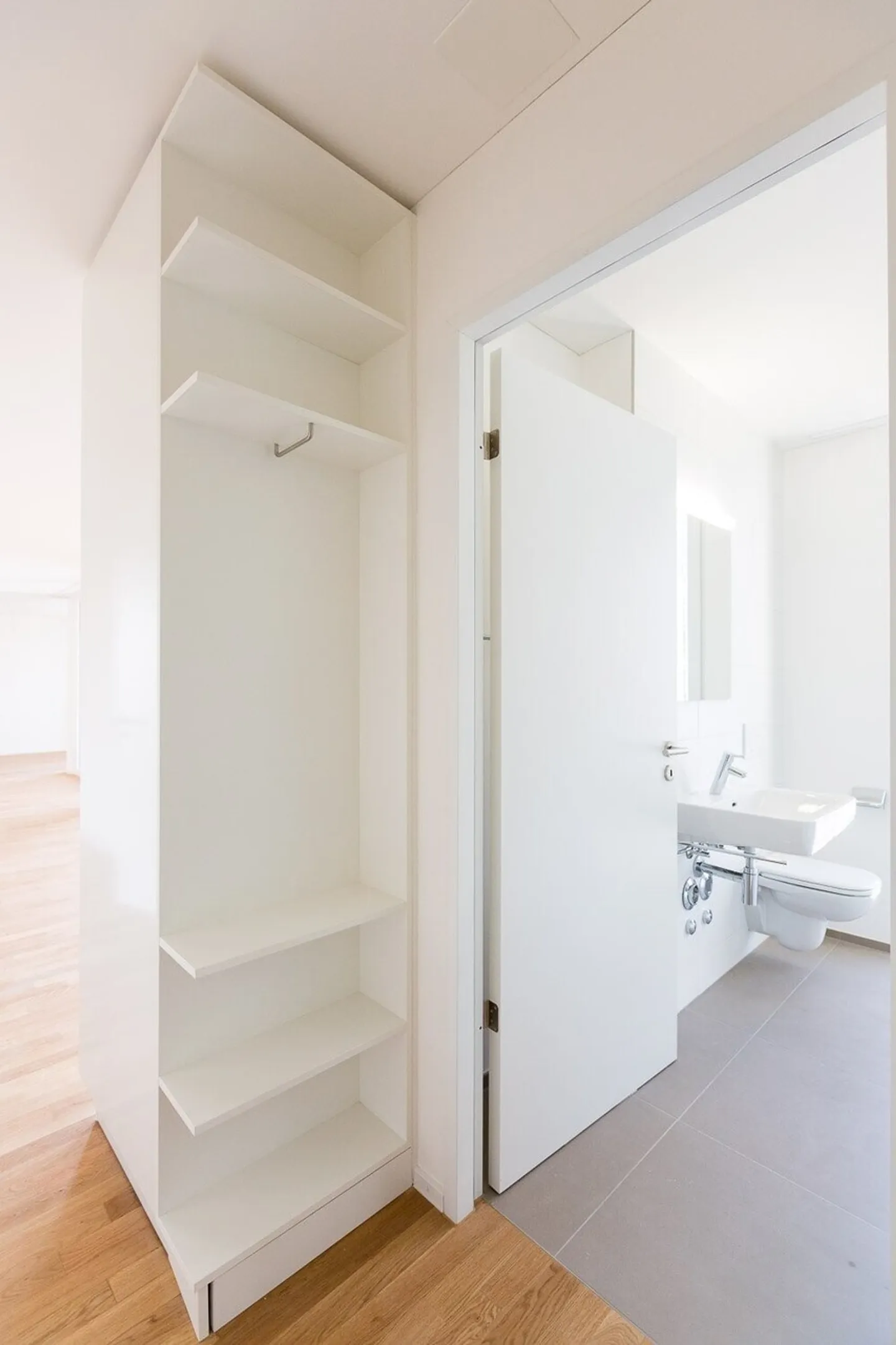 Appartement moderne 2,5 pièces - Photo 2 sur 10