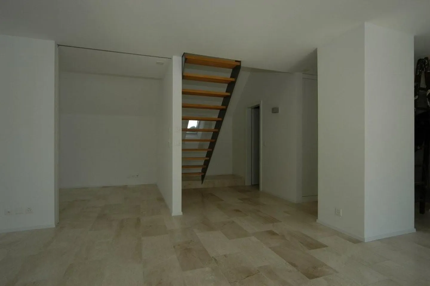 Bright and spacious 3.5 room maisonette apartment for rent - Photo 7 of 10