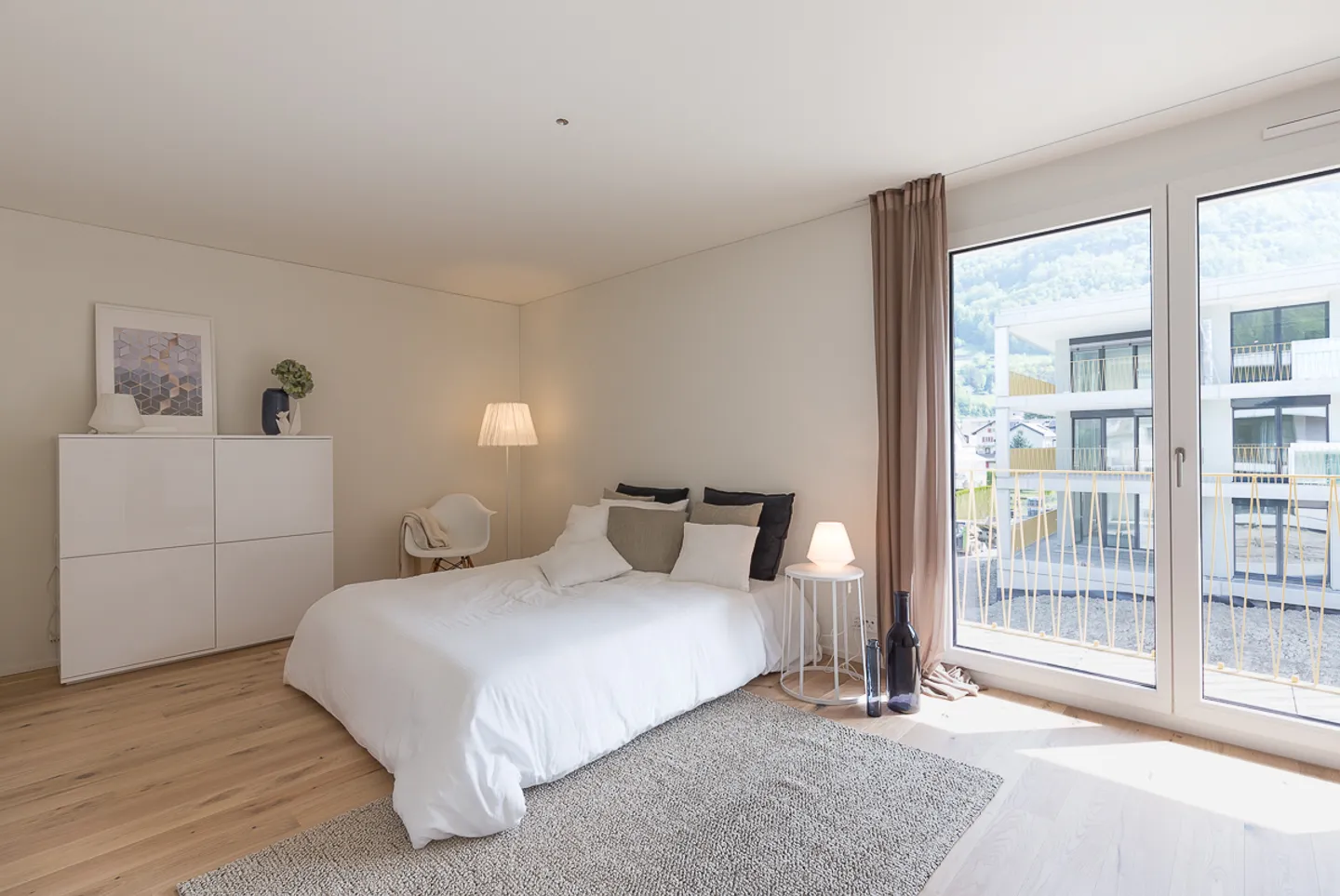 Exclusive Family Apartment in the Rastenhoschet Development - Photo 9 of 10