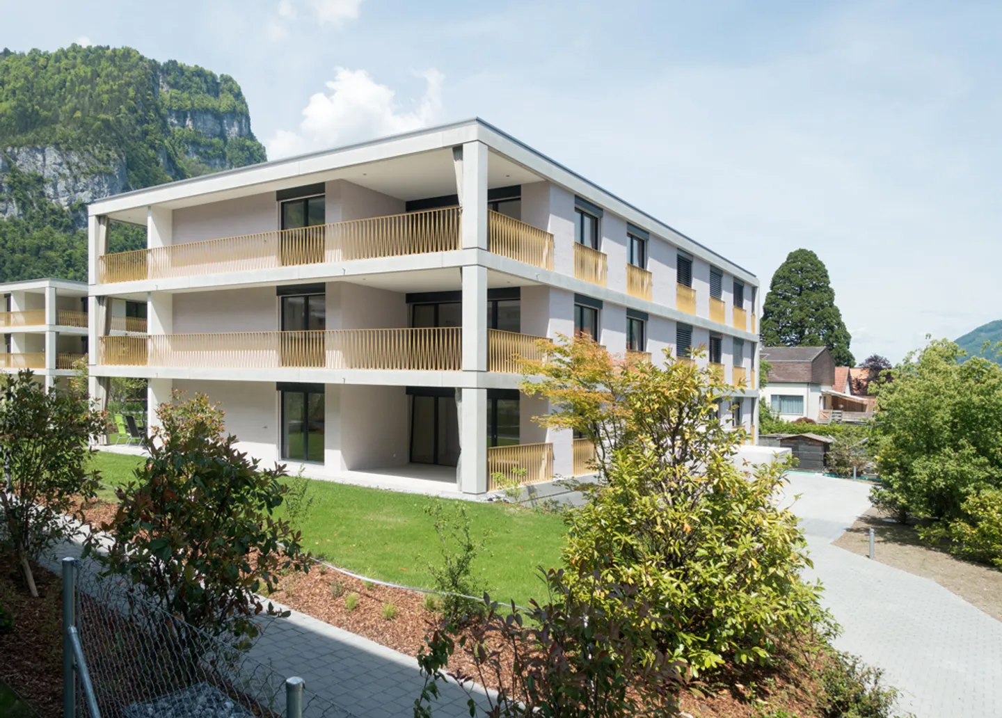 Exclusive Family Apartment in the Rastenhoschet Development - Photo 2 of 10