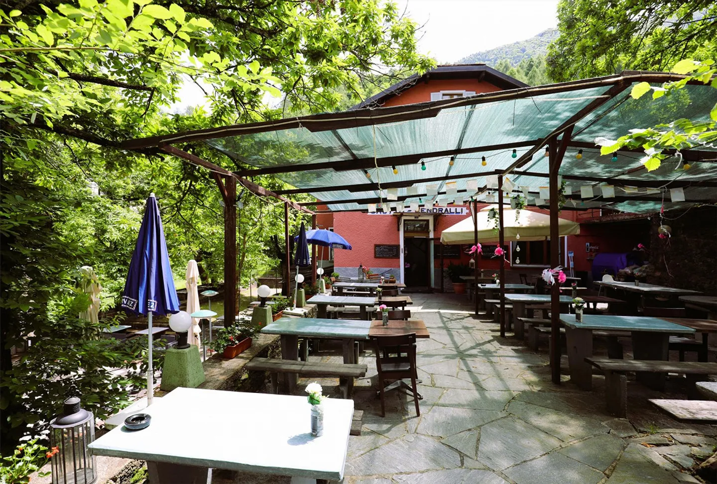 Grotto Zendralli - ristorante tradizionale e locanda a Roveredo - Foto 8 di 16