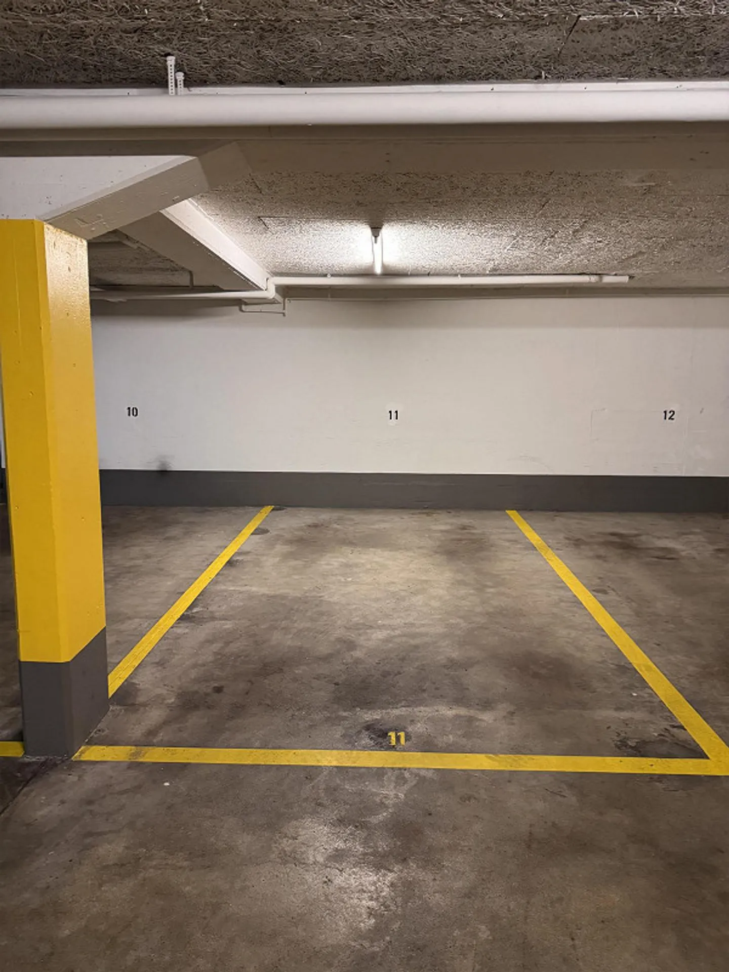 Large garage space for rent in the city center - Photo 1 of 2