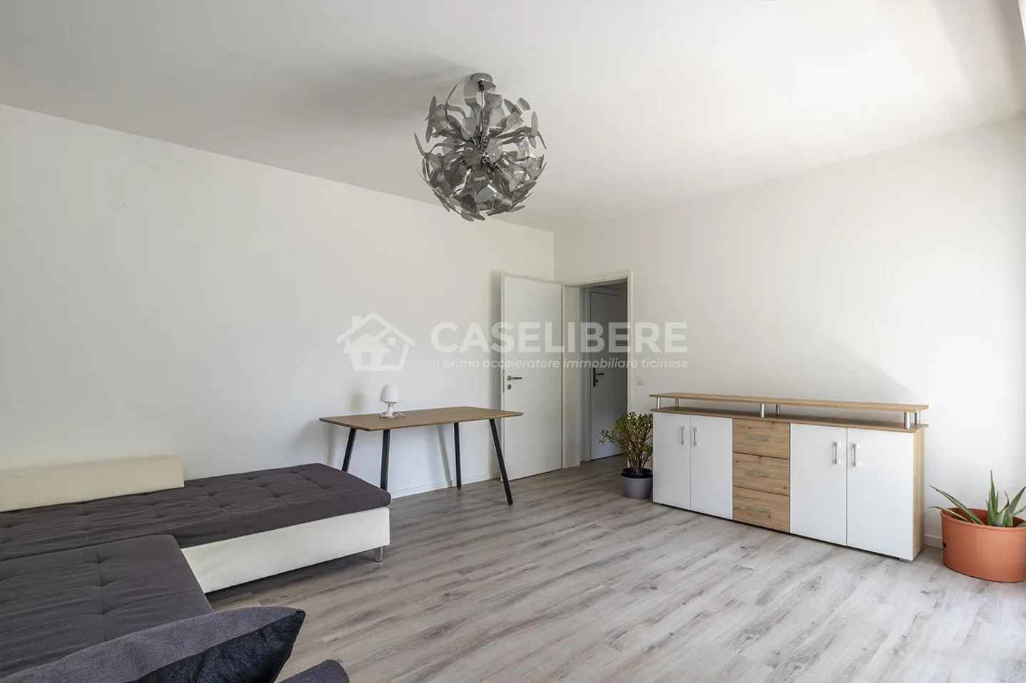 SPACIOUS 2.5 ROOMS FURNISHED APARTMENT IN LOSONE - Photo 3 of 7