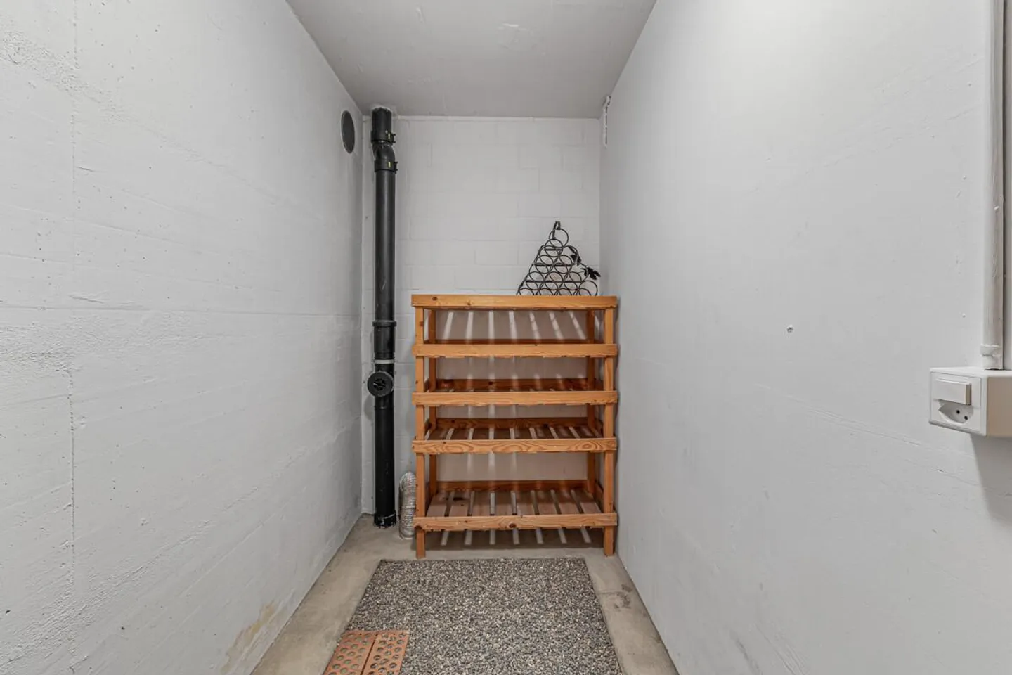 Casa unifamiliare appena ristrutturata con molto spazio esterno e garage - Foto 18 di 25