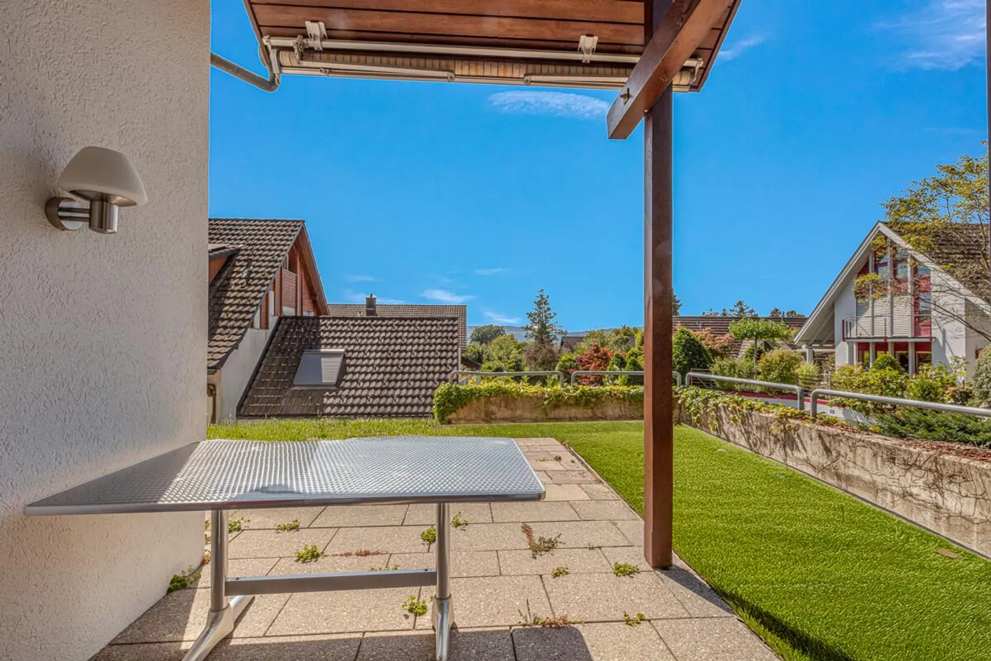 Casa unifamiliare appena ristrutturata con molto spazio esterno e garage - Foto 22 di 25
