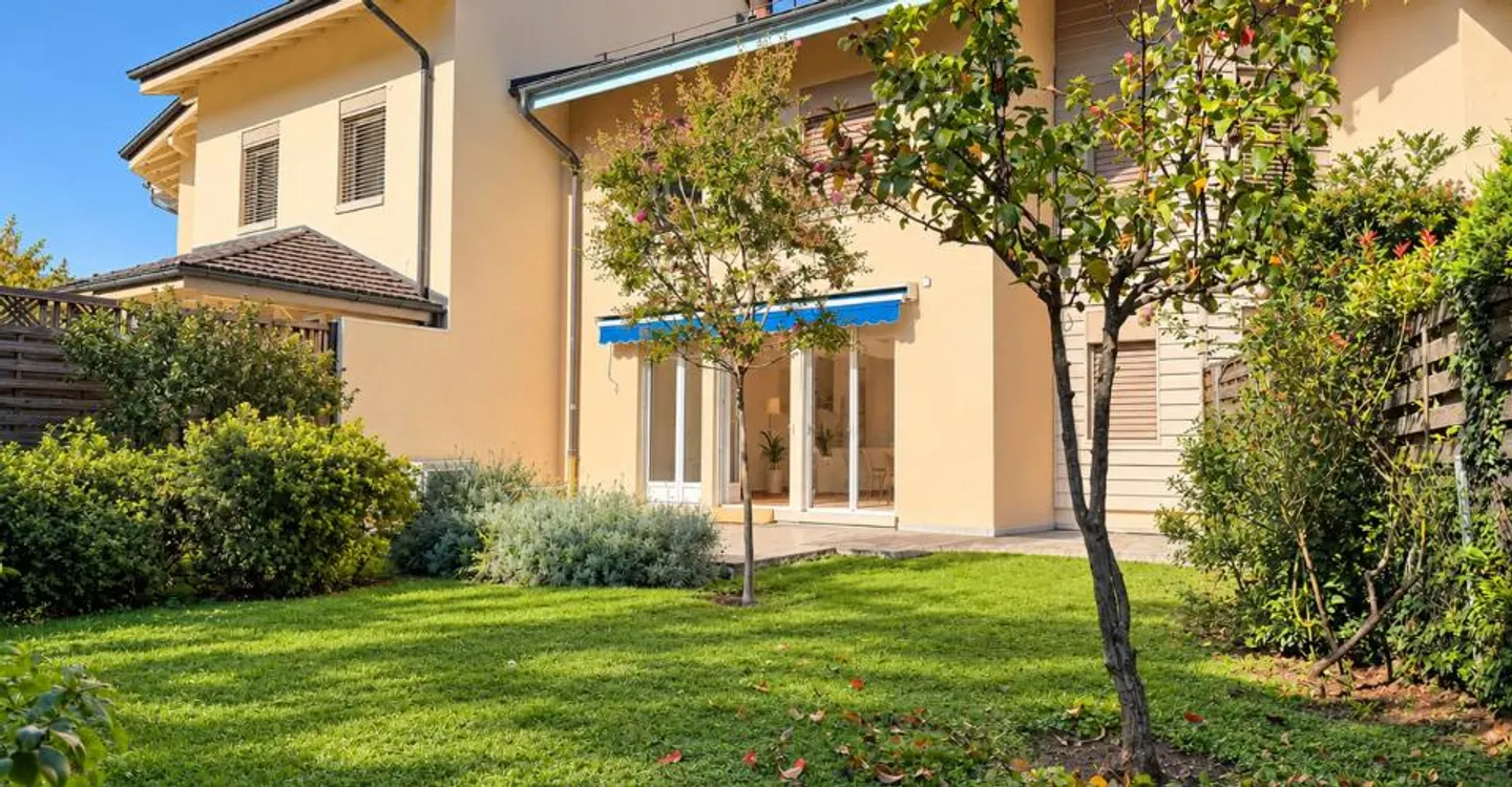 EXCLUSIVITE - Genthod -  Charmante villa de 6 pièces - Foto 1 von 12