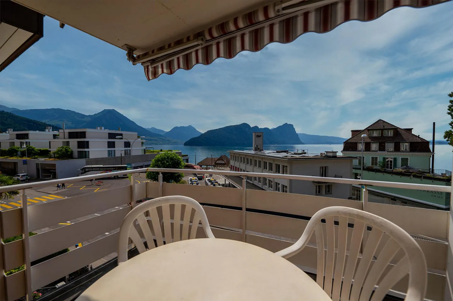 Central location, hardly better: 4.5-room apartment with balcony - Photo 1 of 3