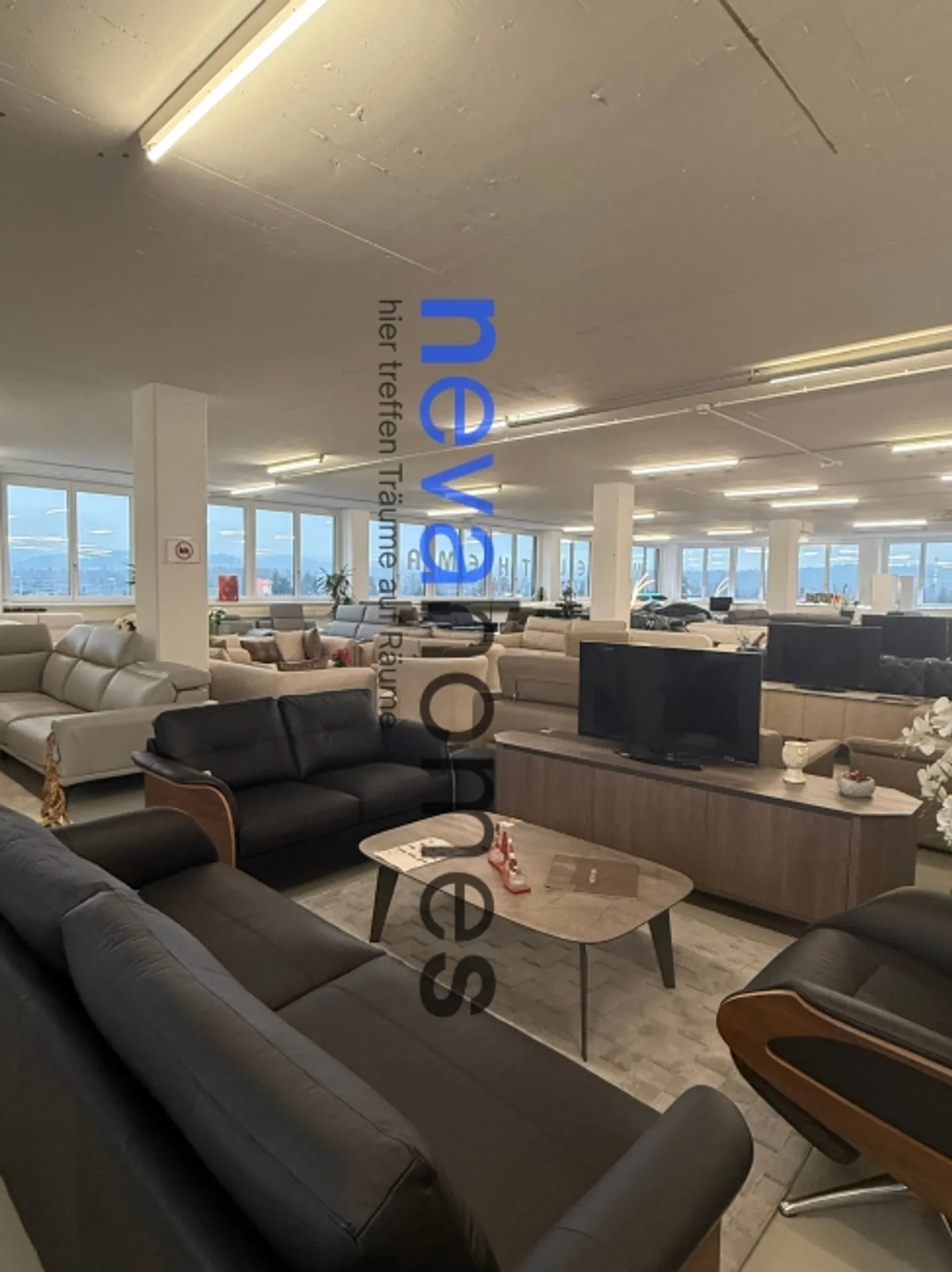 Negozio di mobili consolidato con forte redditività e successione chiaramente regolata - Foto 6 di 9