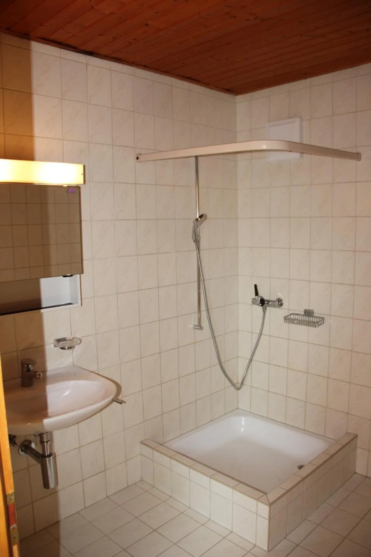 2.5 Room Apartment - Photo 3 of 7