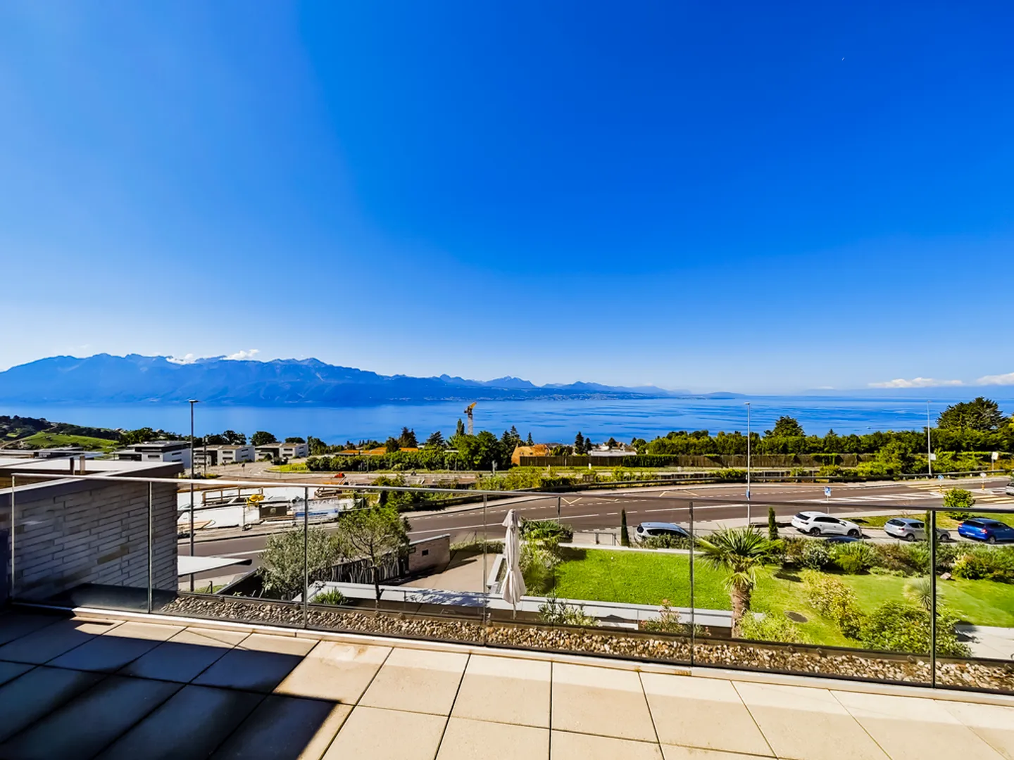 Attico di 4.5 locali con vista panoramica sul lago - Foto 1 di 12