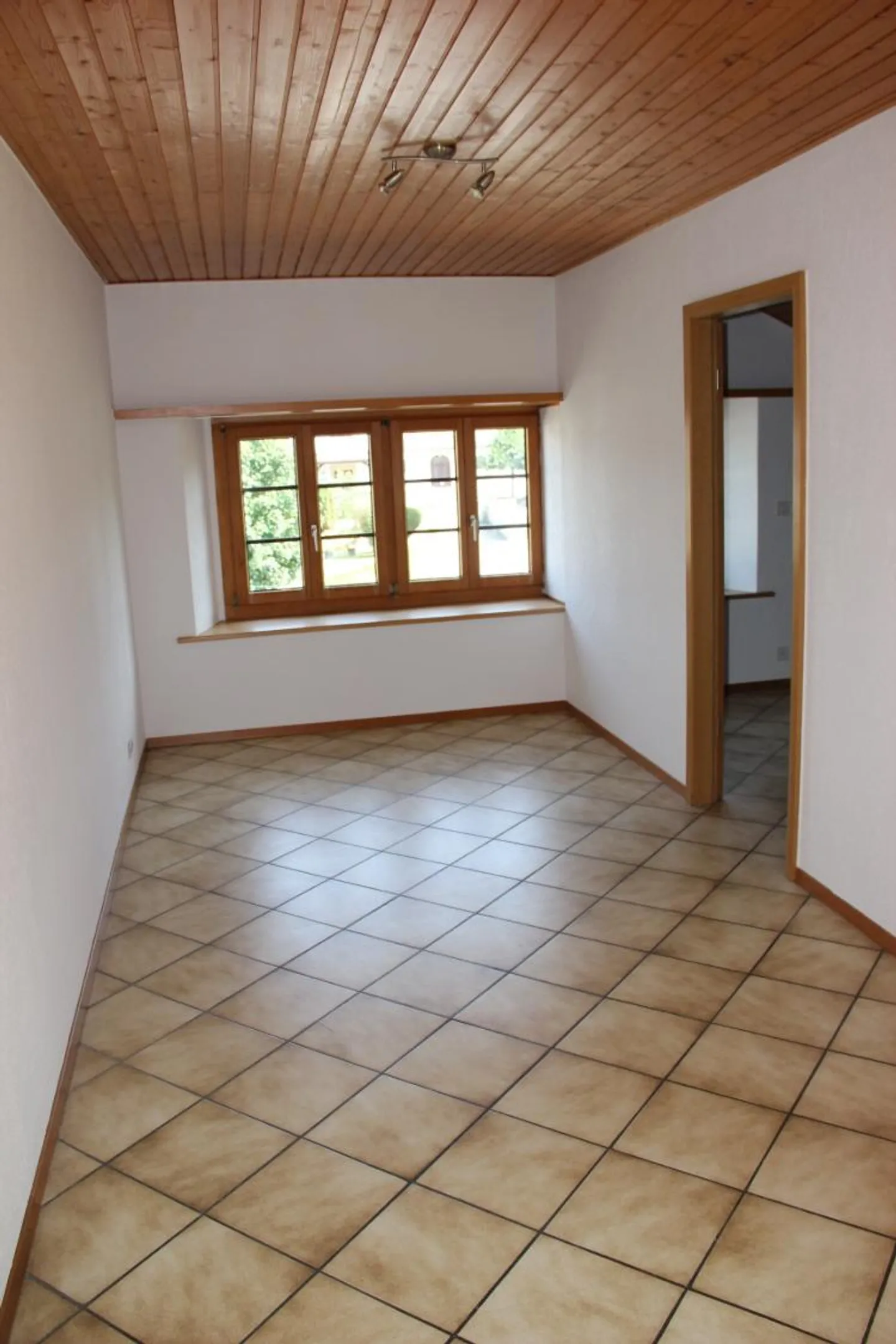 2.5 Room Apartment - Photo 4 of 7