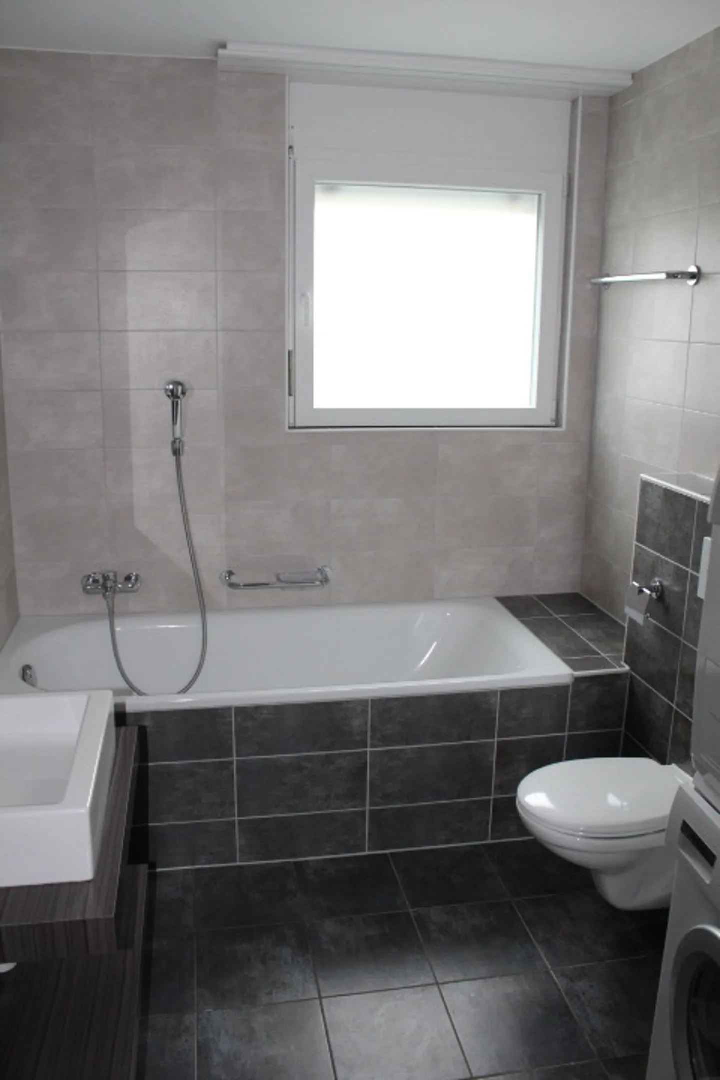 Una grande terrazza in un quartiere tranquillo - Foto 4 di 8