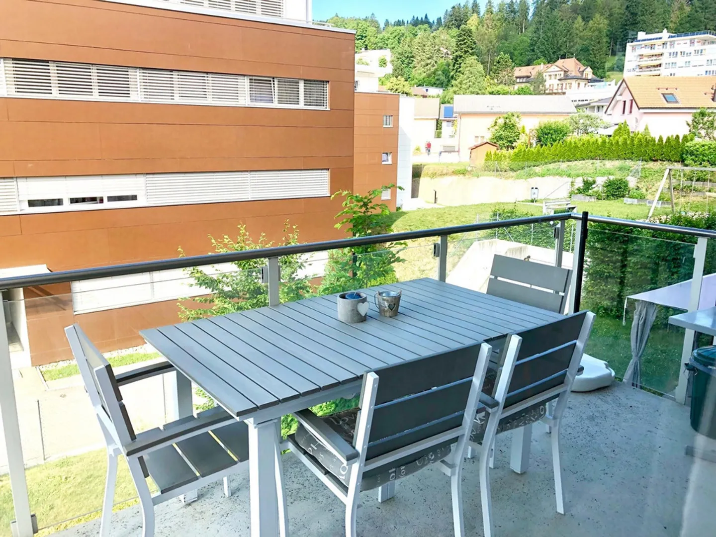 Appartement 4 pièces avec balcon - Photo 2 sur 8