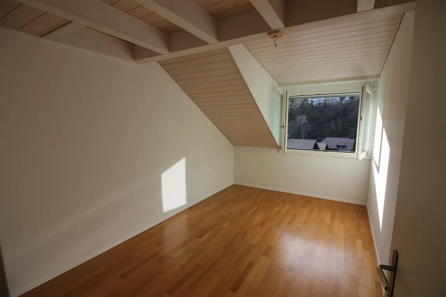 Moderno appartamento duplex di 4,5 stanze a Oberdiessbach - Foto 6 di 12