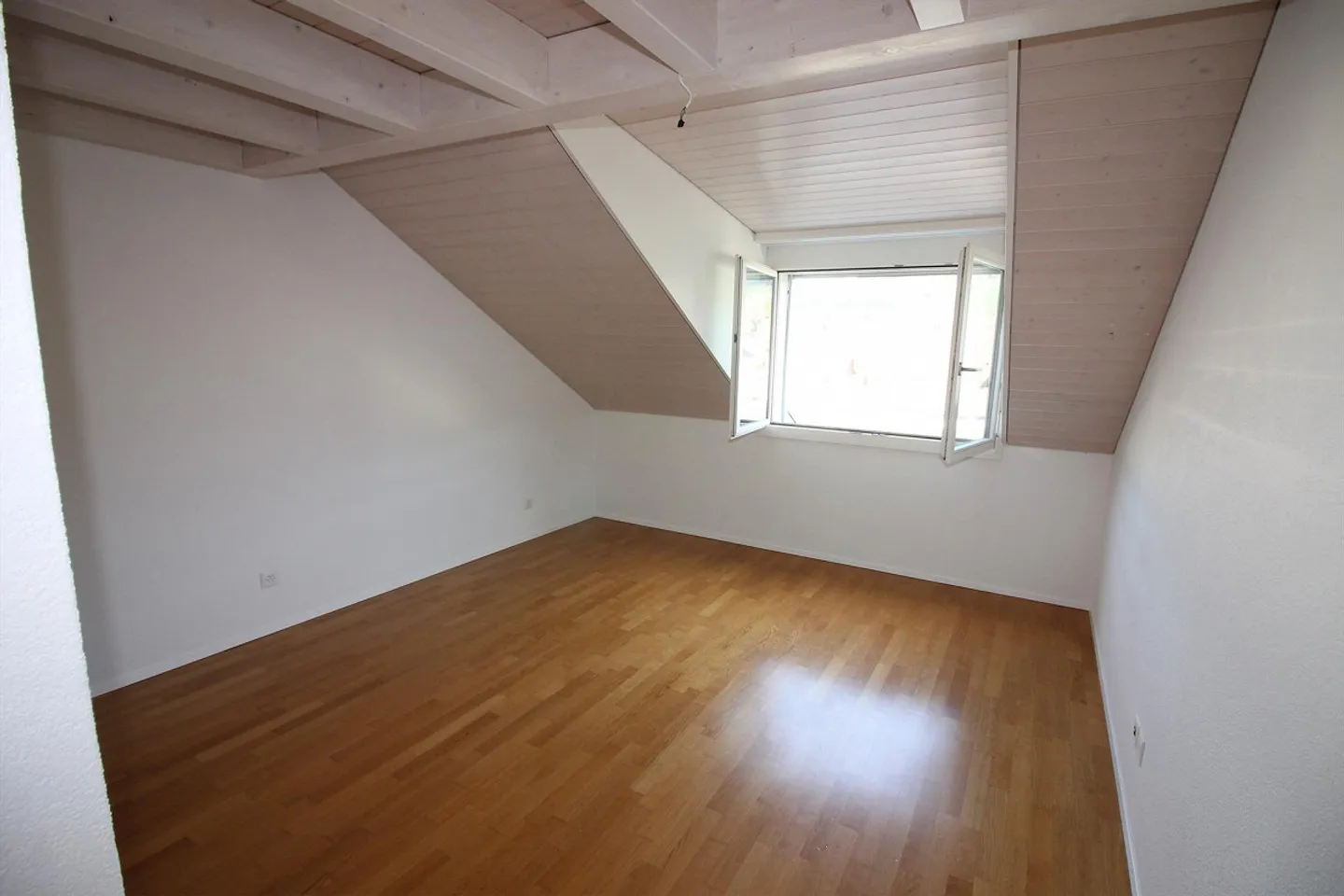 Moderno appartamento duplex di 4,5 stanze a Oberdiessbach - Foto 8 di 12