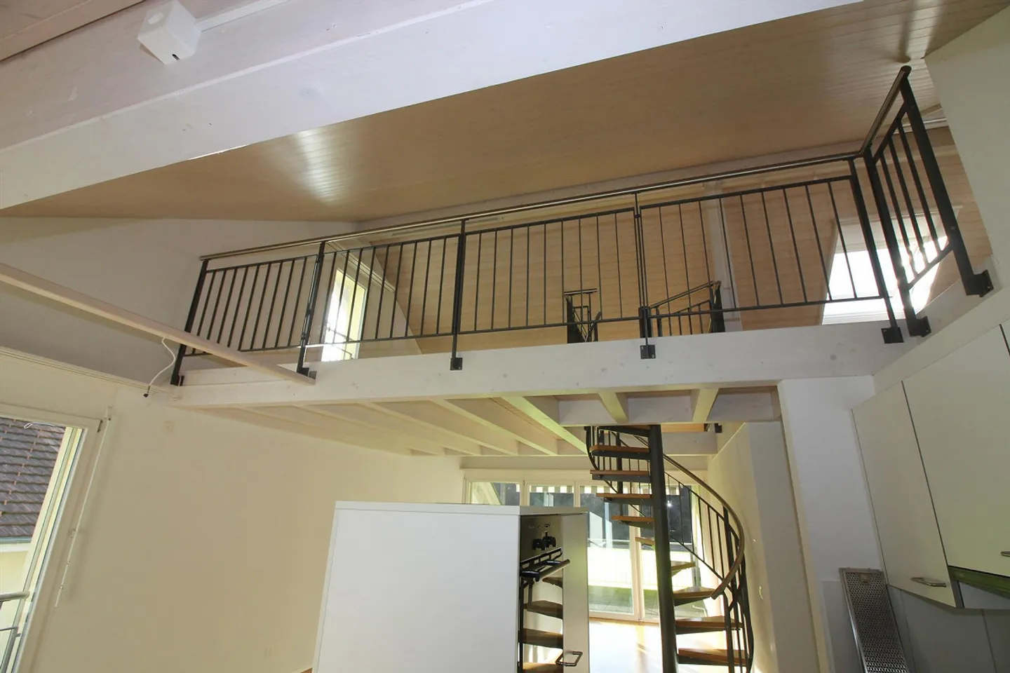 Moderno appartamento duplex di 4,5 stanze a Oberdiessbach - Foto 10 di 12